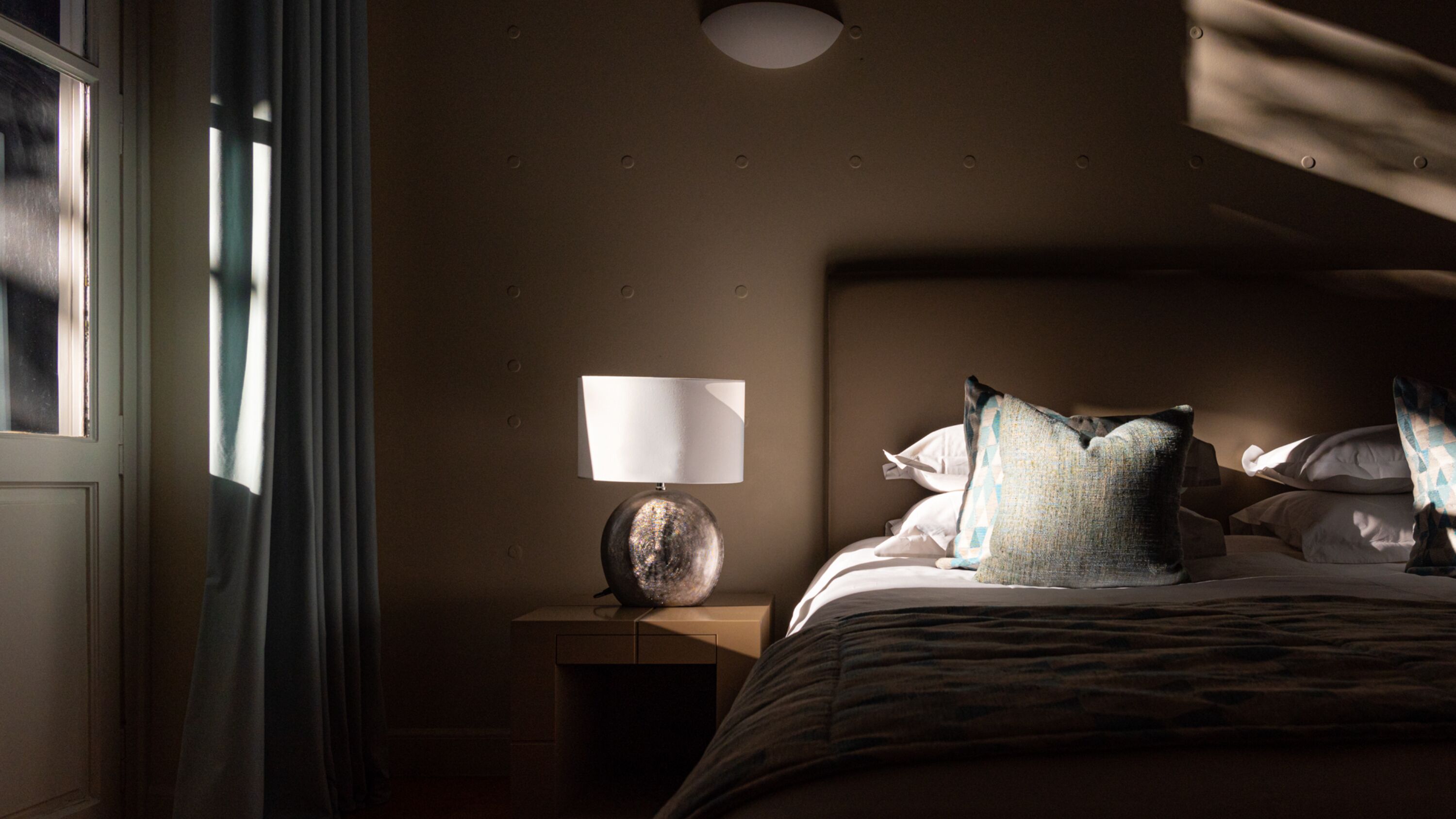 33 Solonos Suites