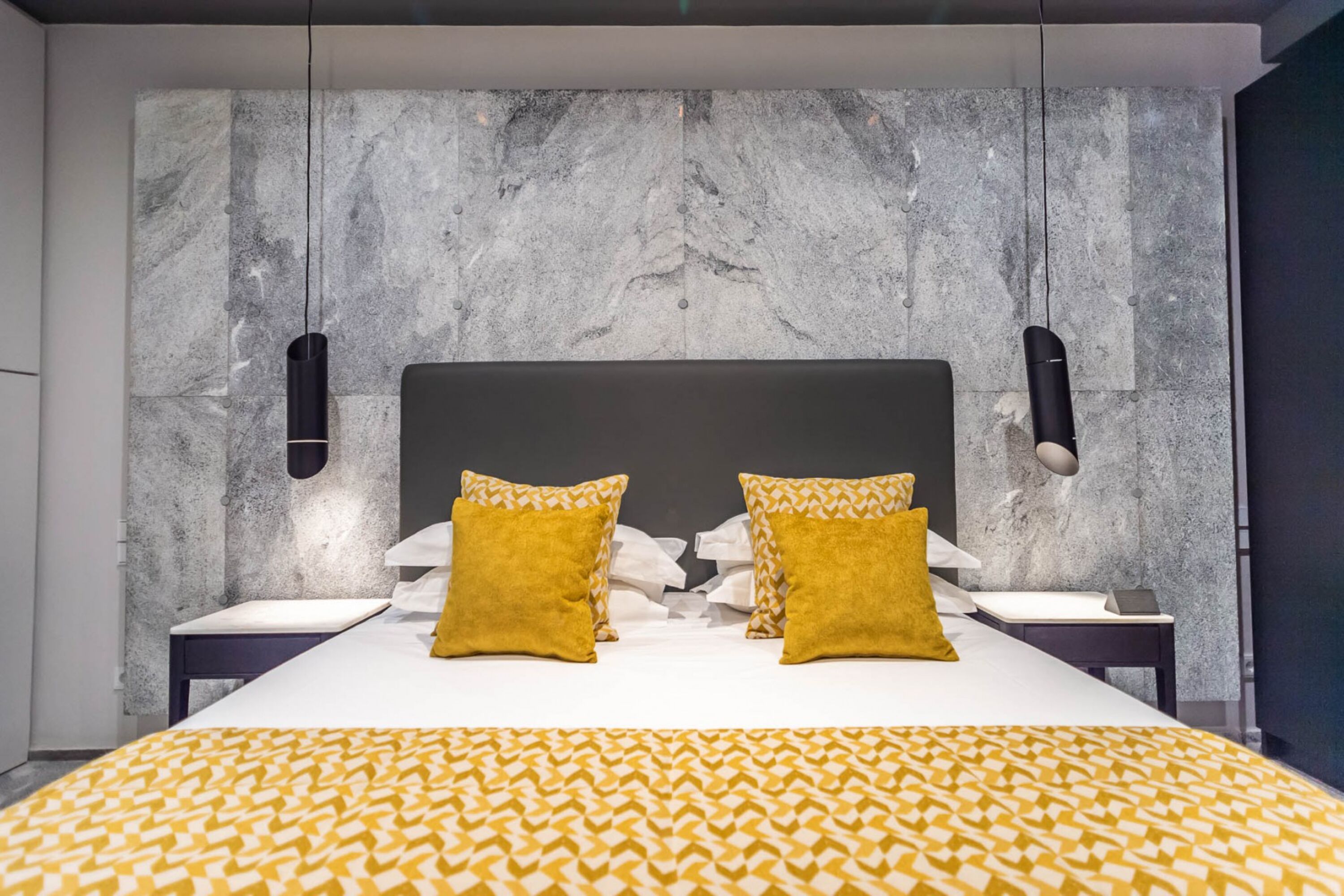 33 Solonos Suites