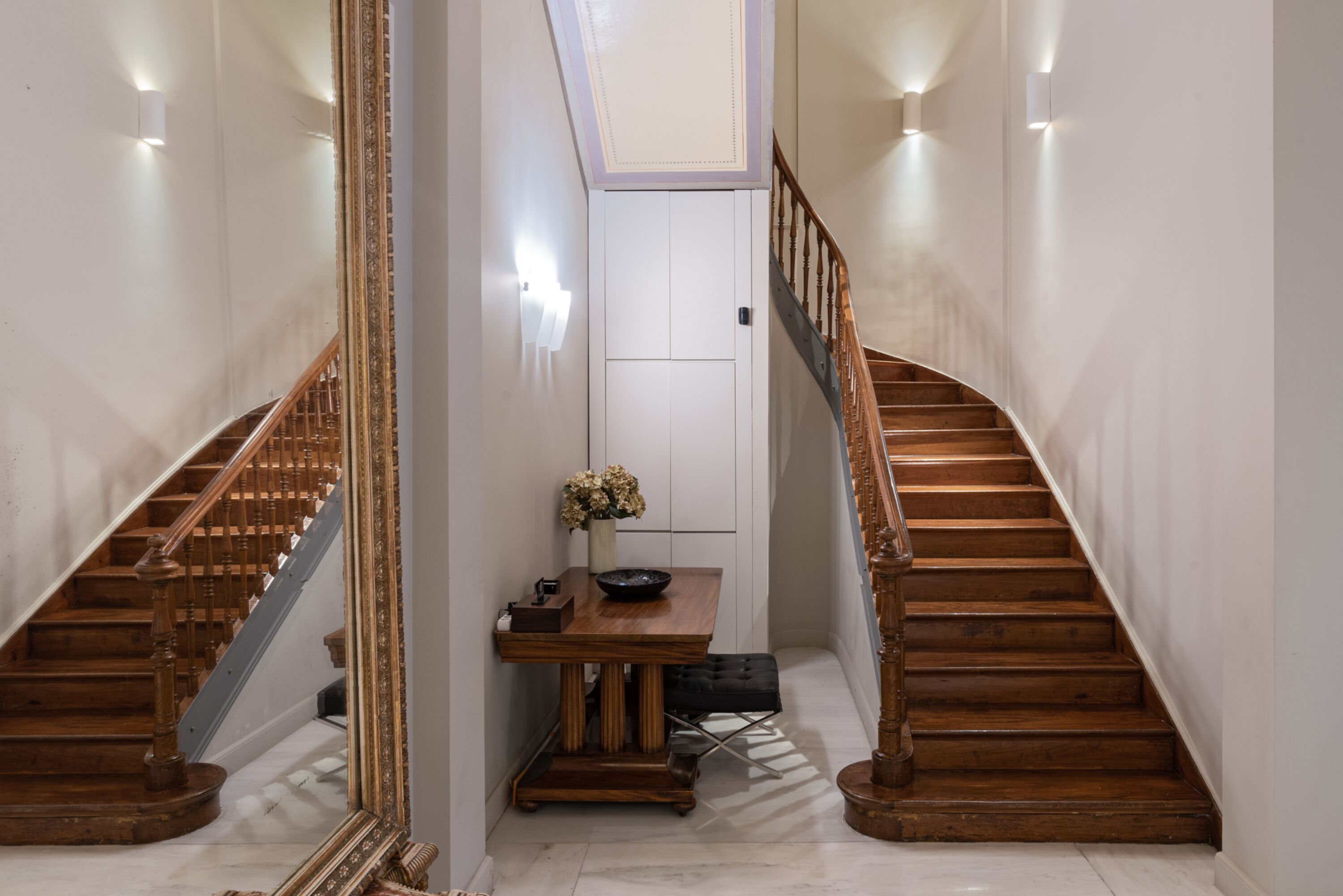 33 Solonos Suites