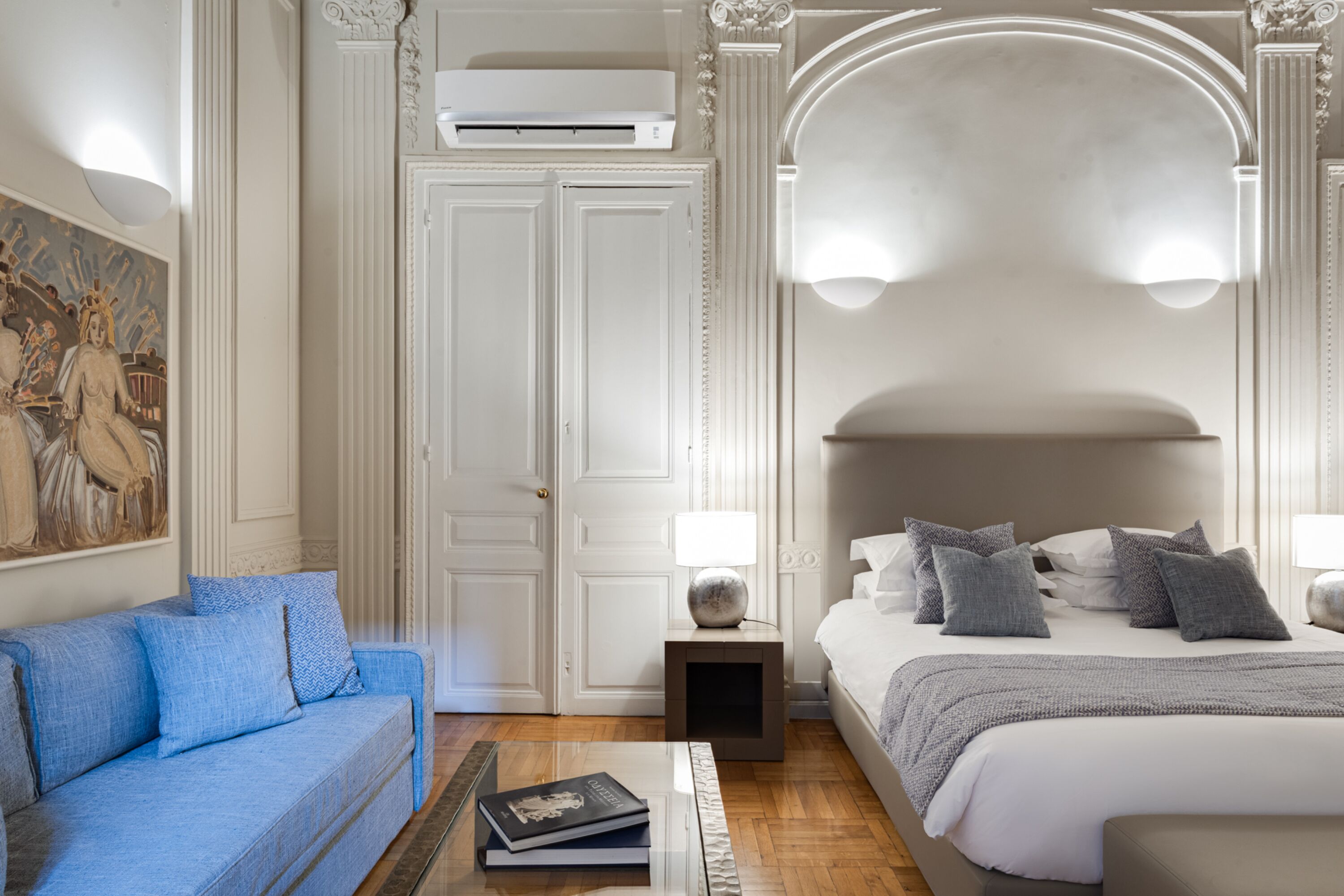33 Solonos Suites