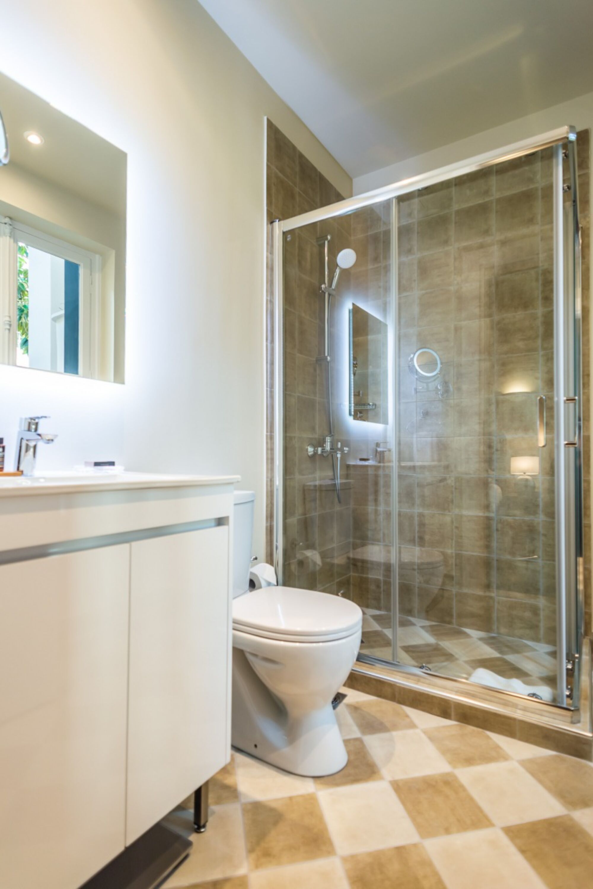 33 Solonos Suites