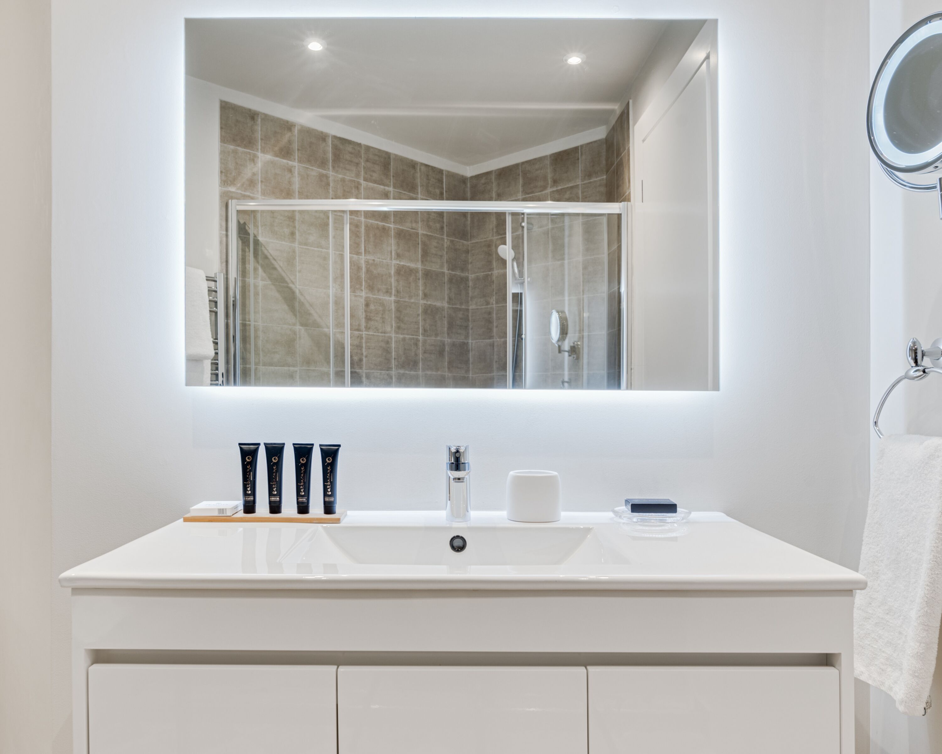 33 Solonos Suites
