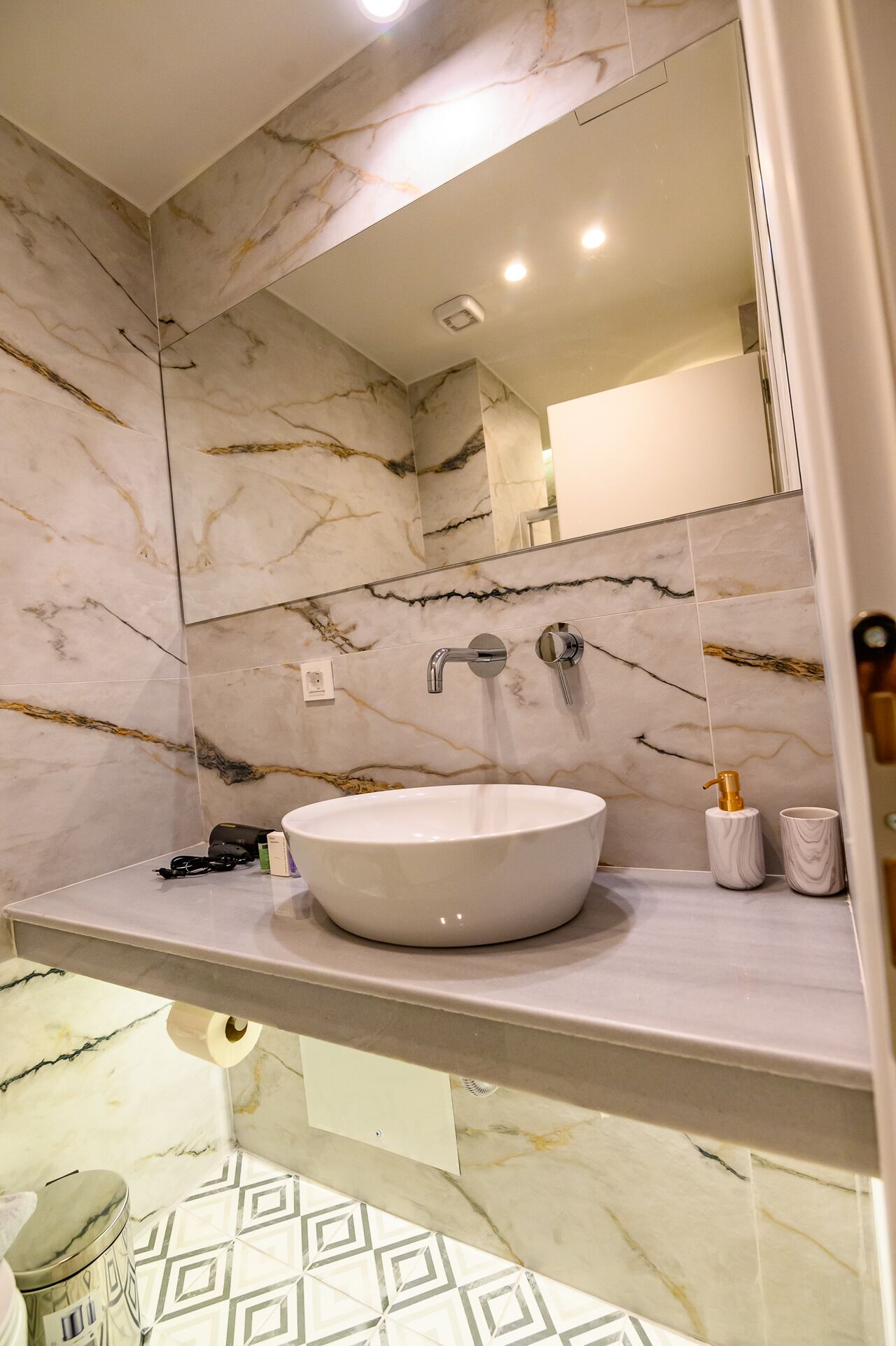 A-13 Belle Athenes - Luxury Rooms at Monastiraki Railway Station