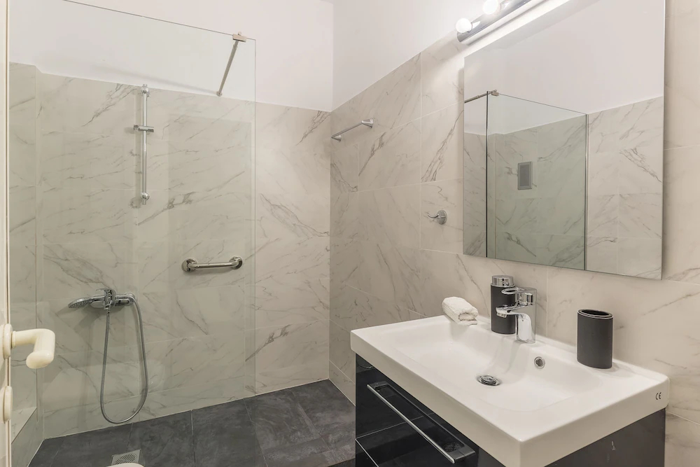 Acropolis Suites & Apartments