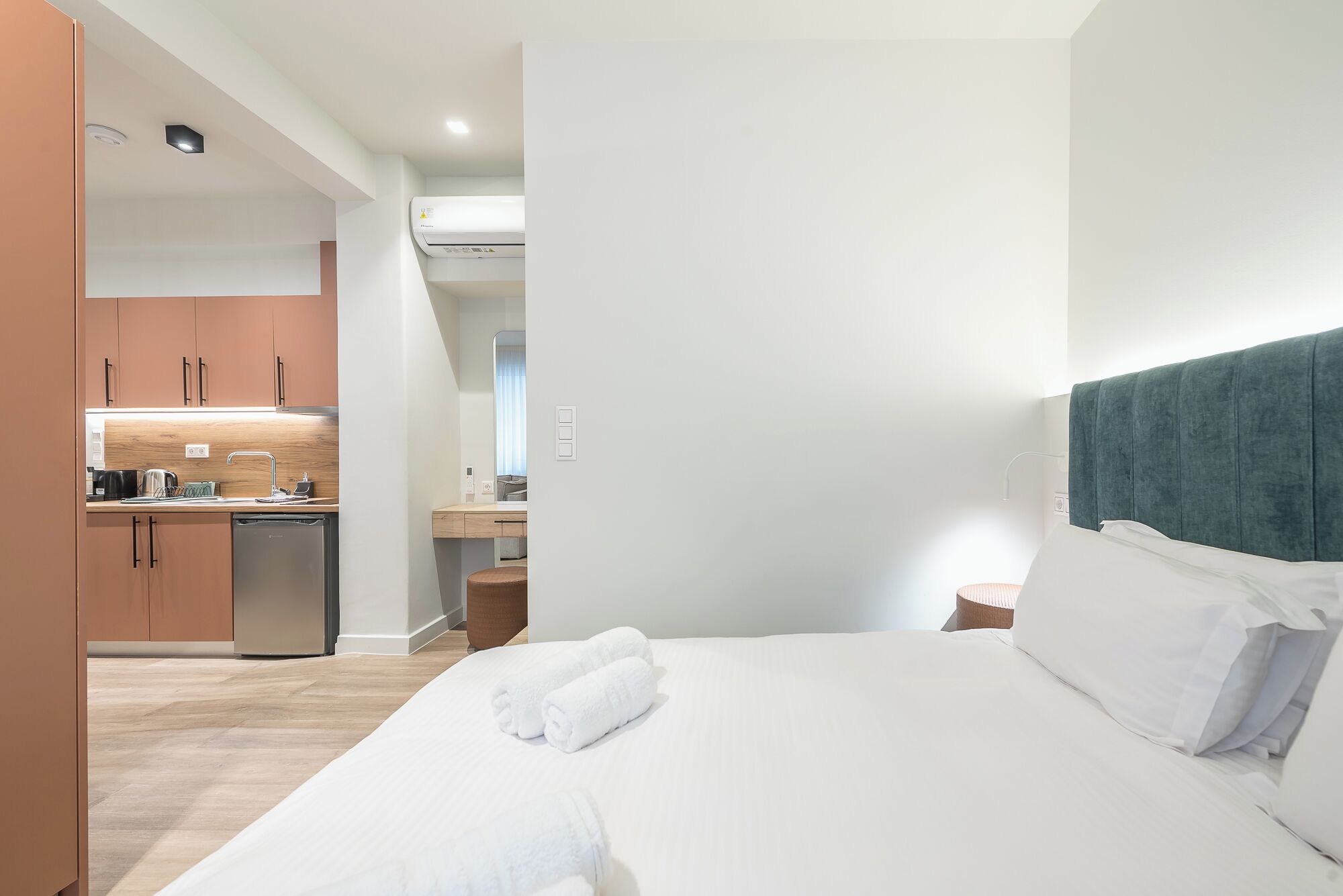 Aeiphoria Suites & Rooms