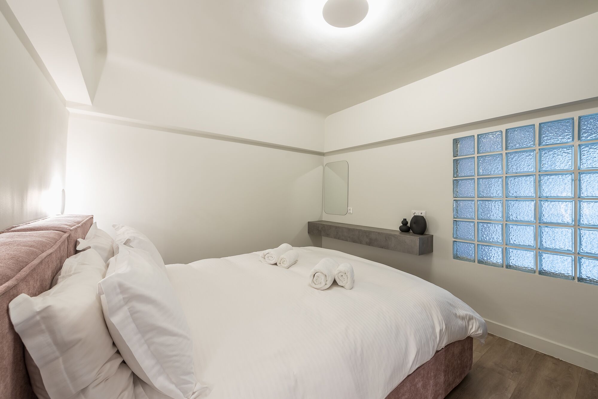Aeiphoria Suites & Rooms