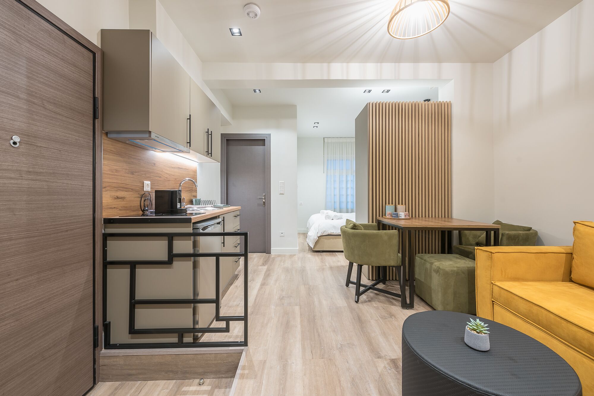 Aeiphoria Suites & Rooms