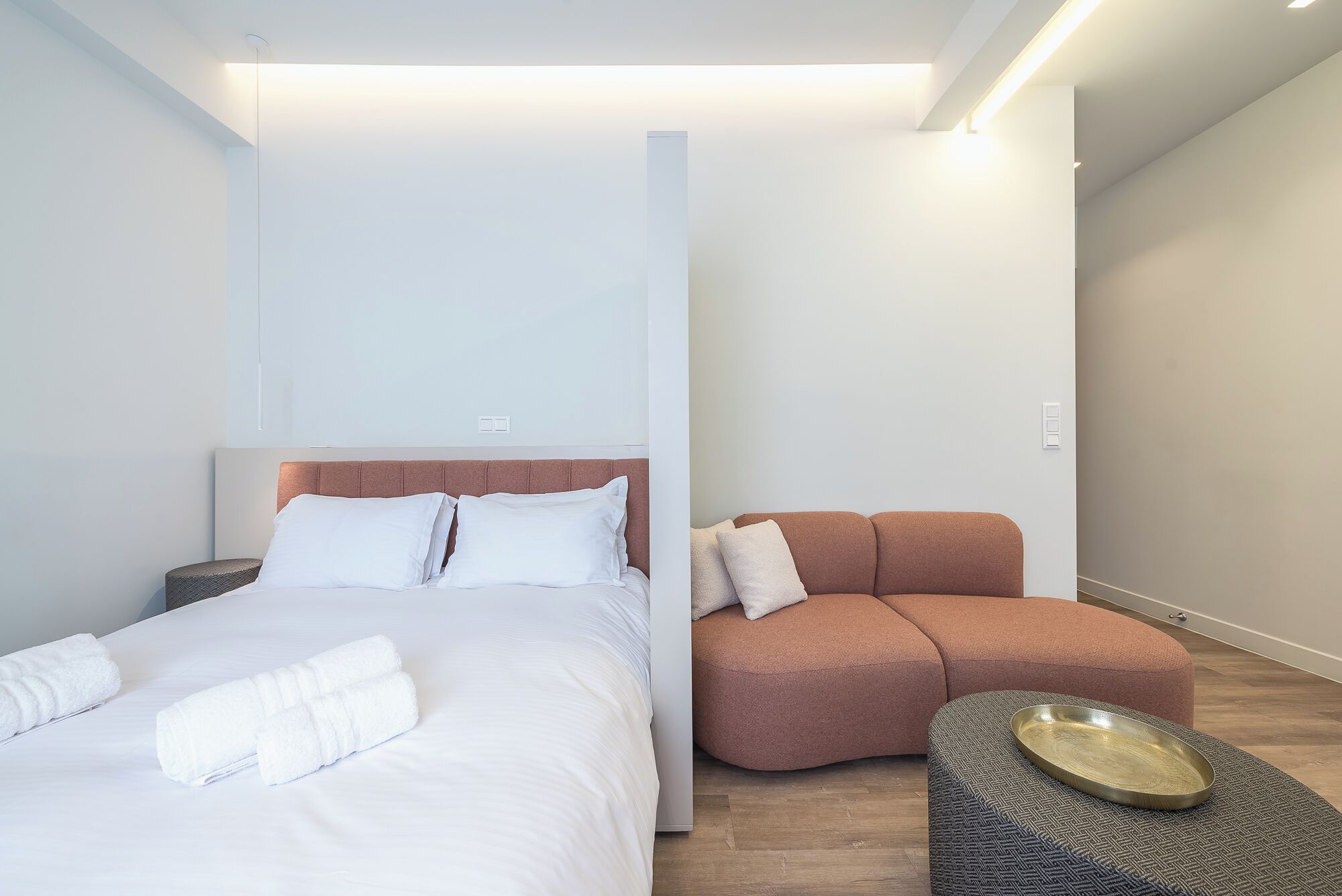 Aeiphoria Suites & Rooms