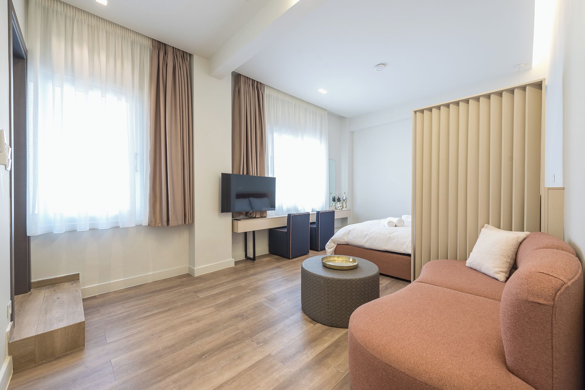 Aeiphoria Suites & Rooms