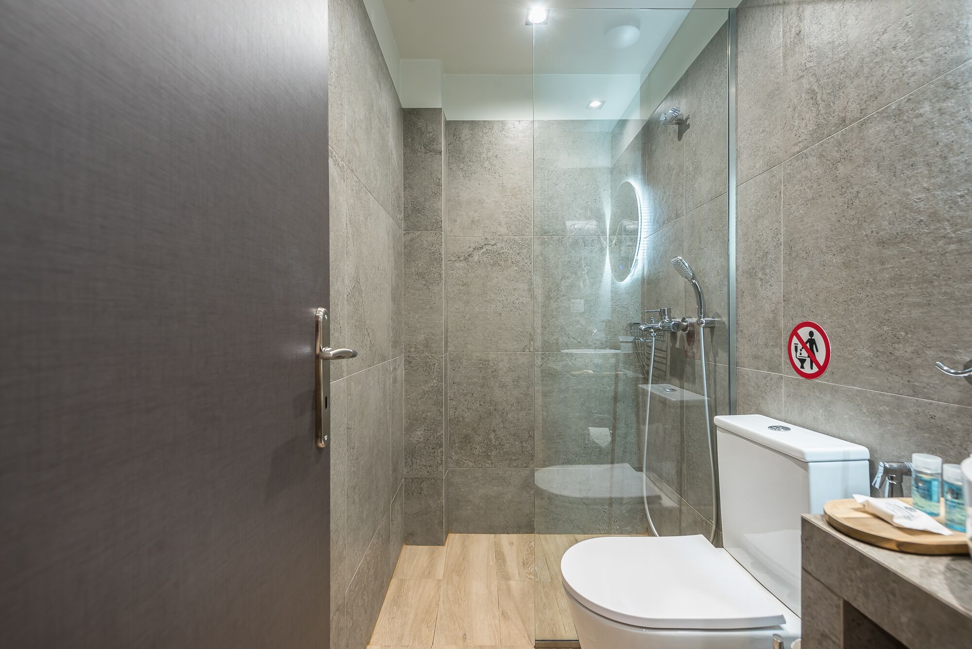 Aeiphoria Suites & Rooms