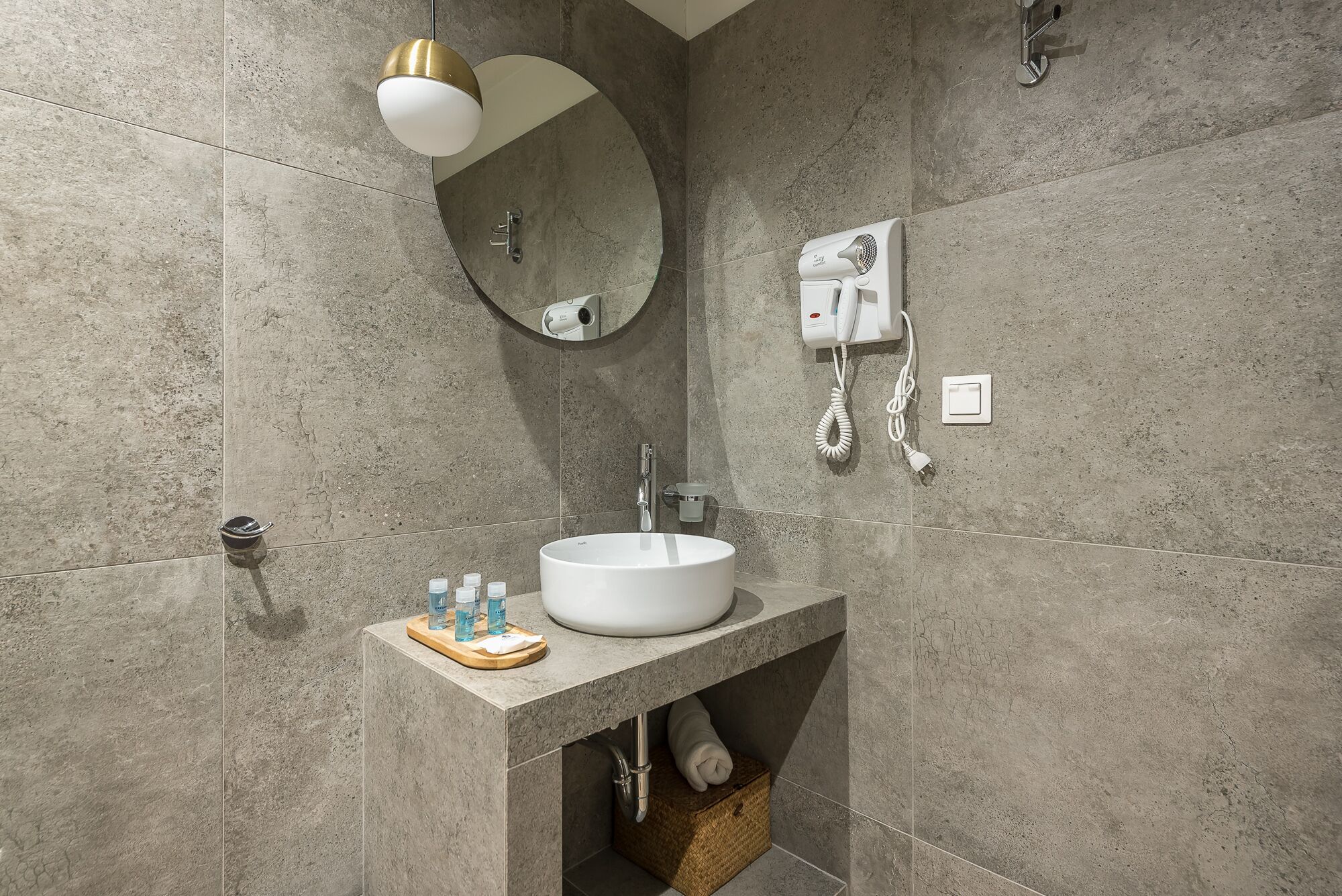 Aeiphoria Suites & Rooms