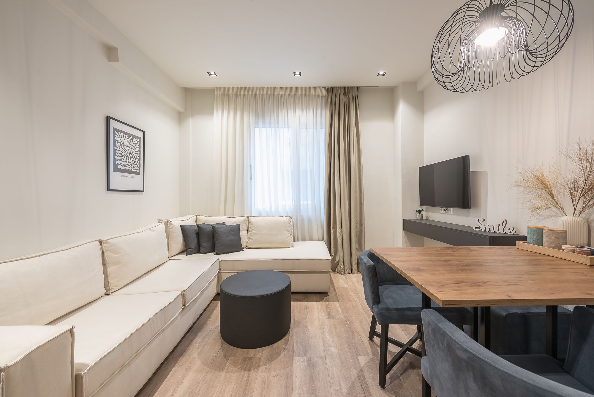 Aeiphoria Suites & Rooms