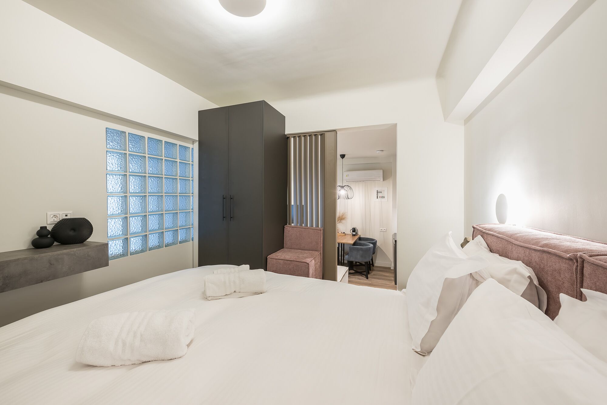 Aeiphoria Suites & Rooms