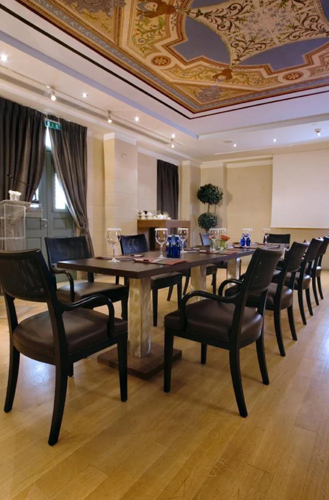 Athenaeum Eridanus Luxury Hotel