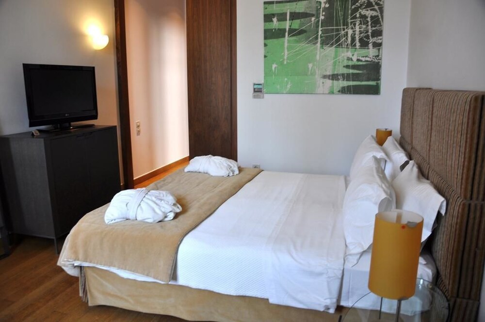 Athenaeum Eridanus Luxury Hotel