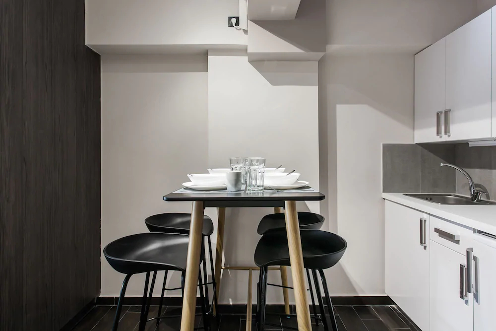 Athenian Downtown Studios by Livin Urbban