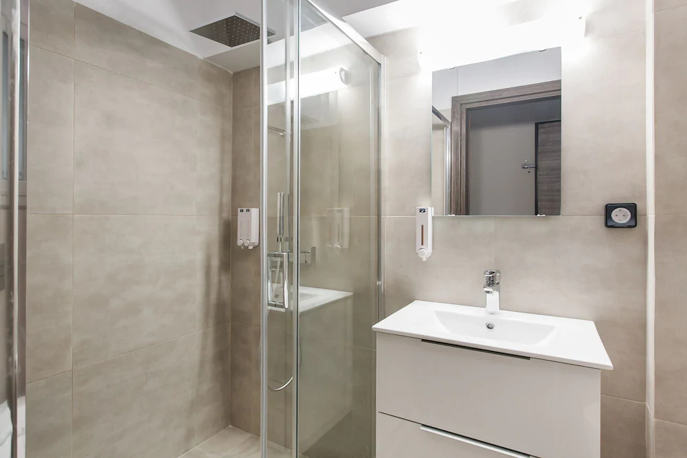 Athenian Downtown Studios by Livin Urbban