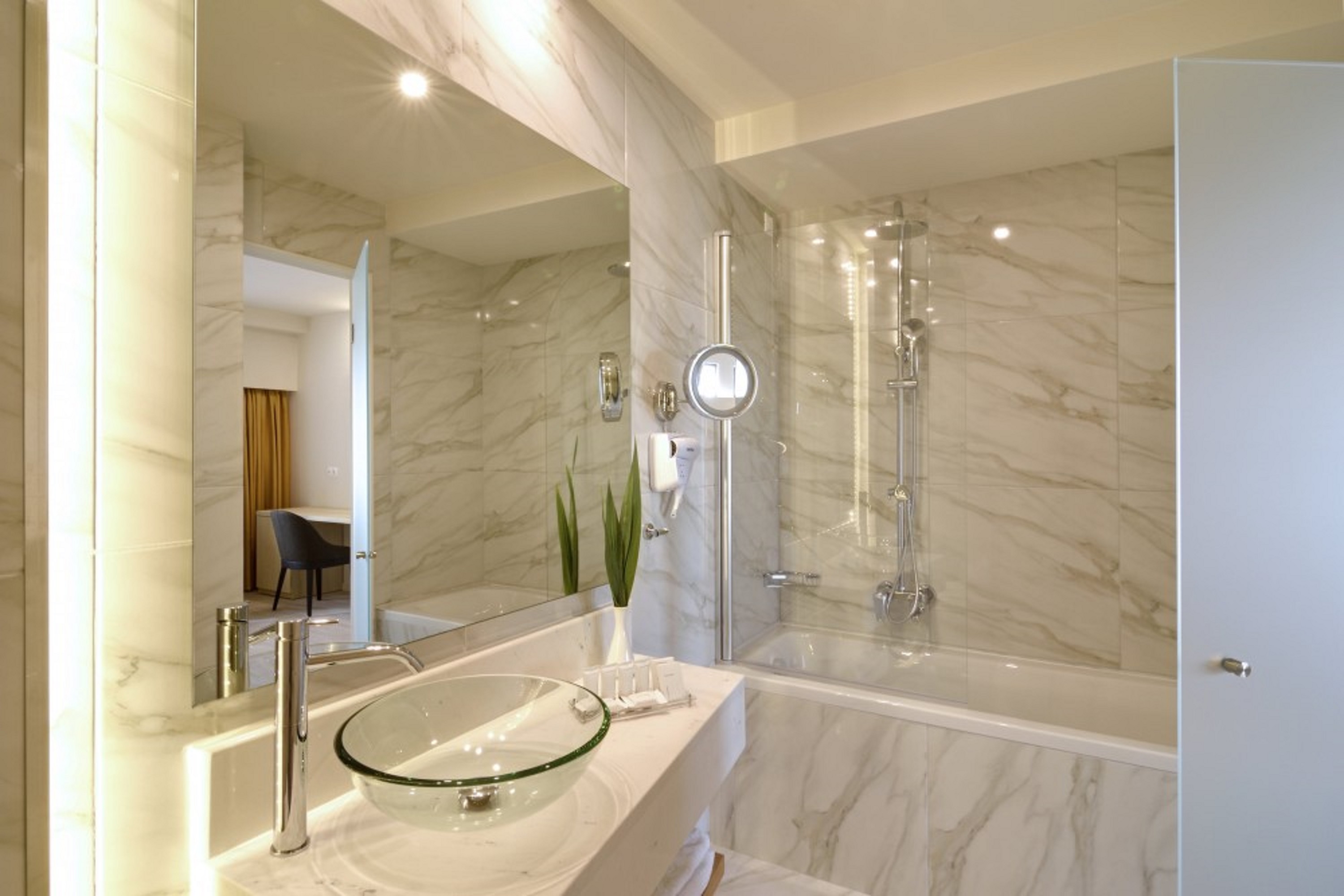 Athens Avenue Hotel