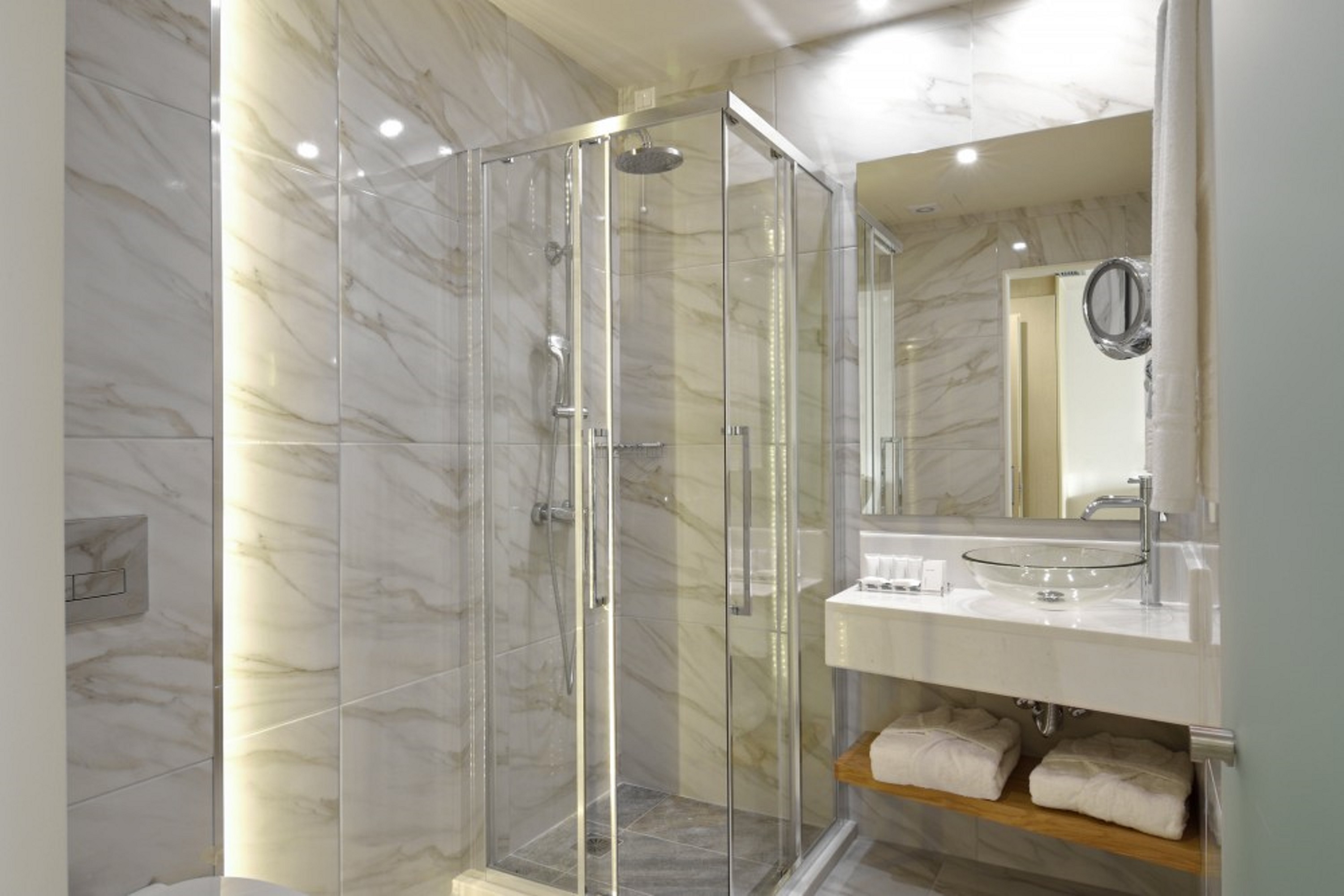 Athens Avenue Hotel
