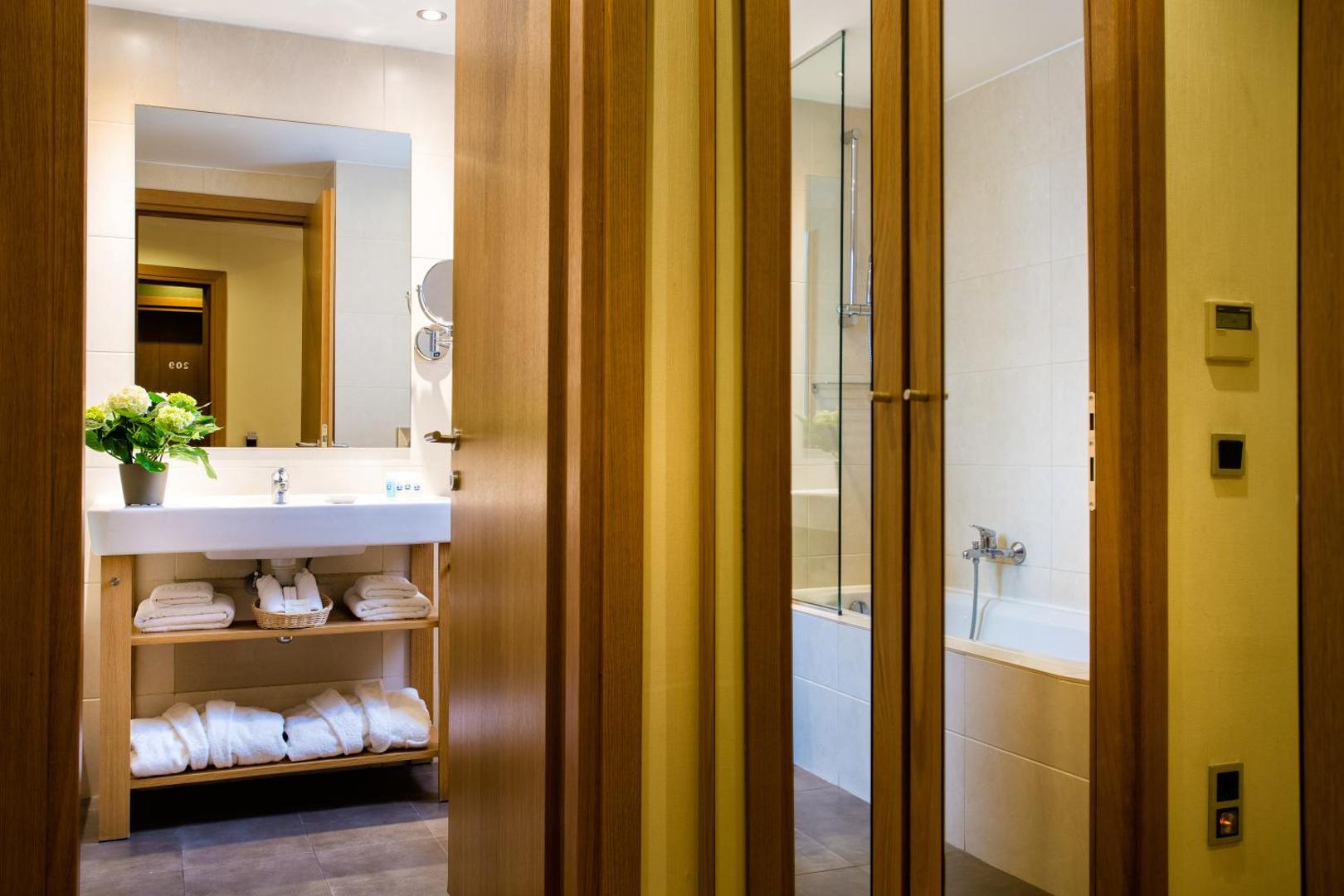 The Athens Gate Hotel