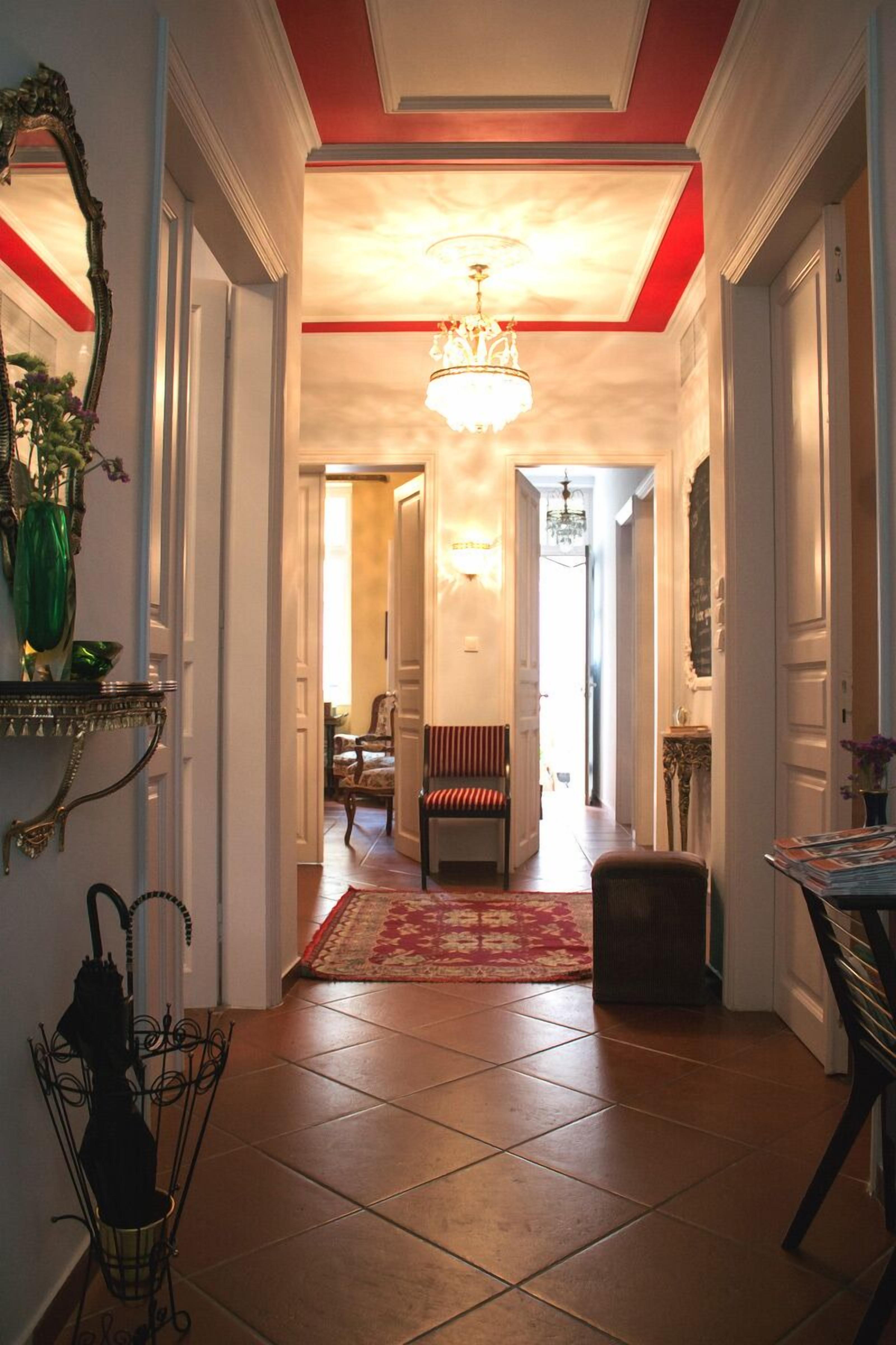 Athens Quinta