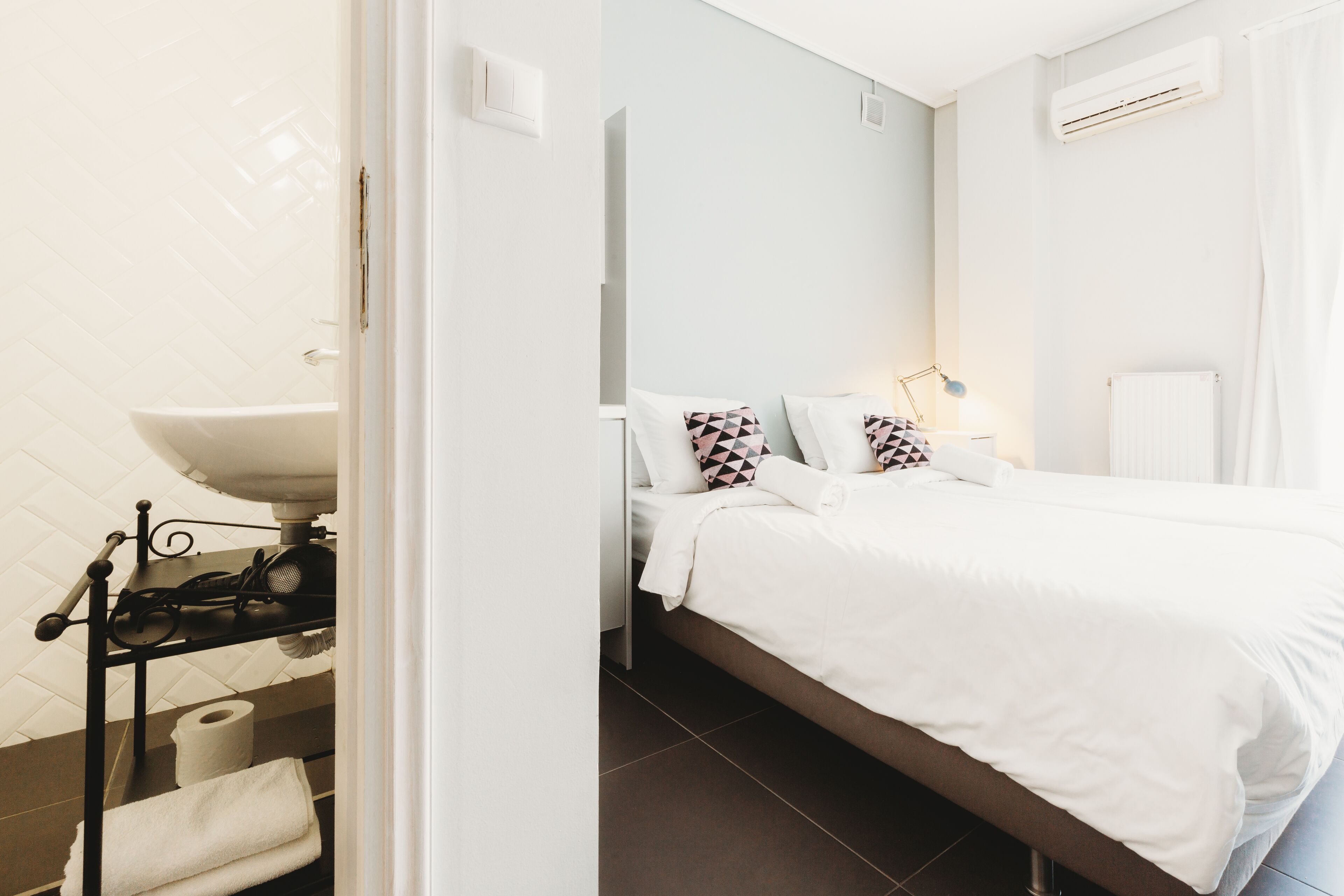 Athens Studios & Backpackers