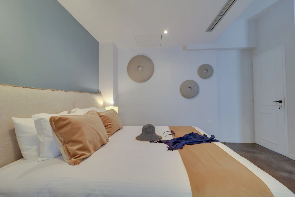 Athinn Residence