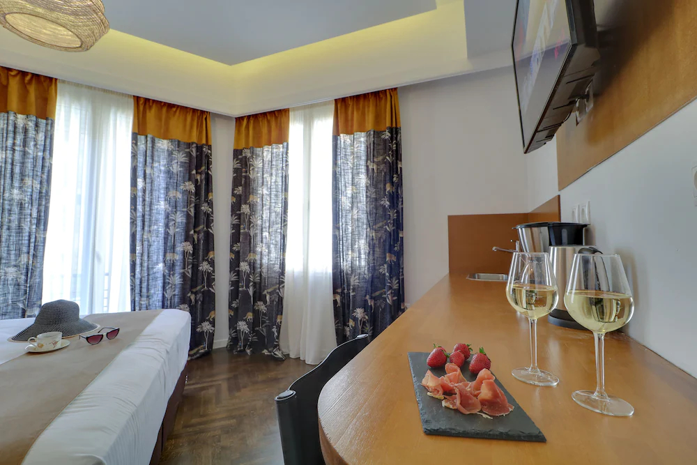 Athinn Residence