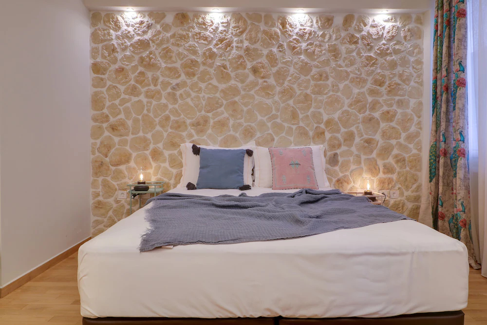 Athinn Residence