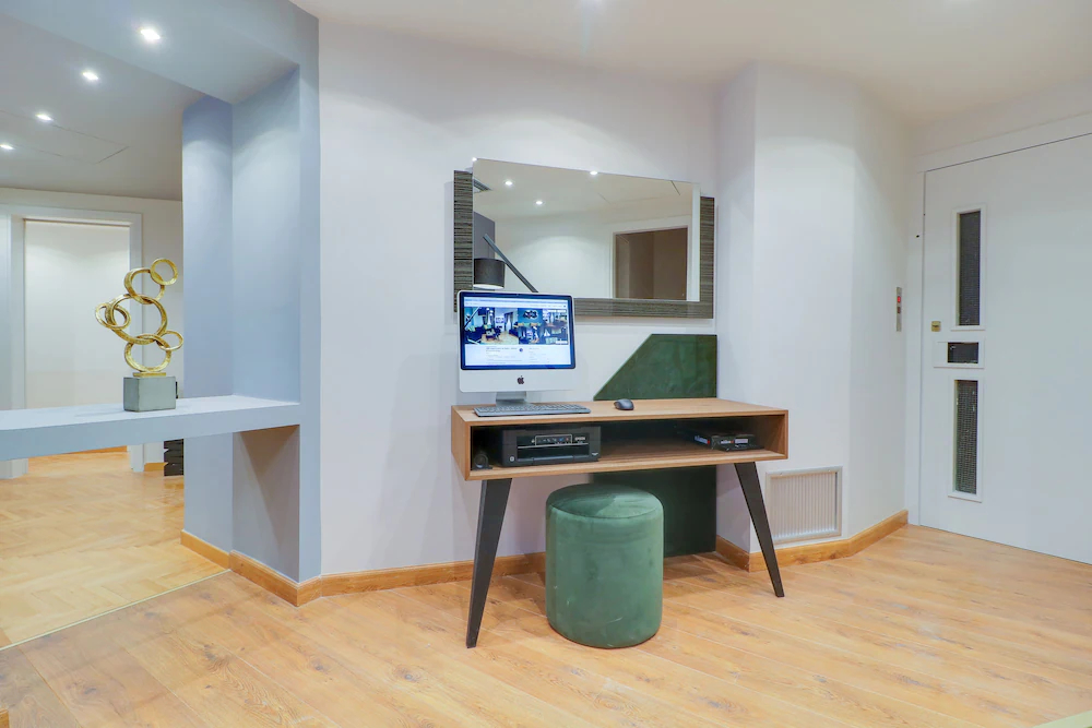 Athinn Residence