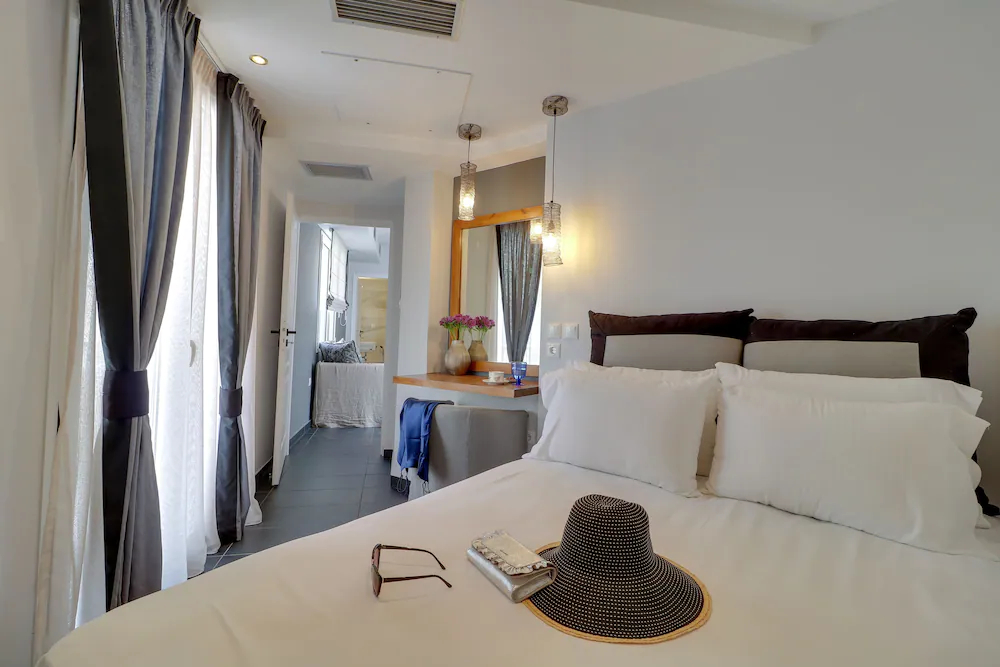 Athinn Residence