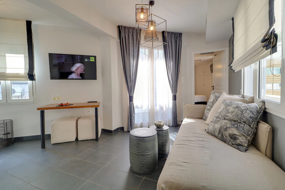 Athinn Residence
