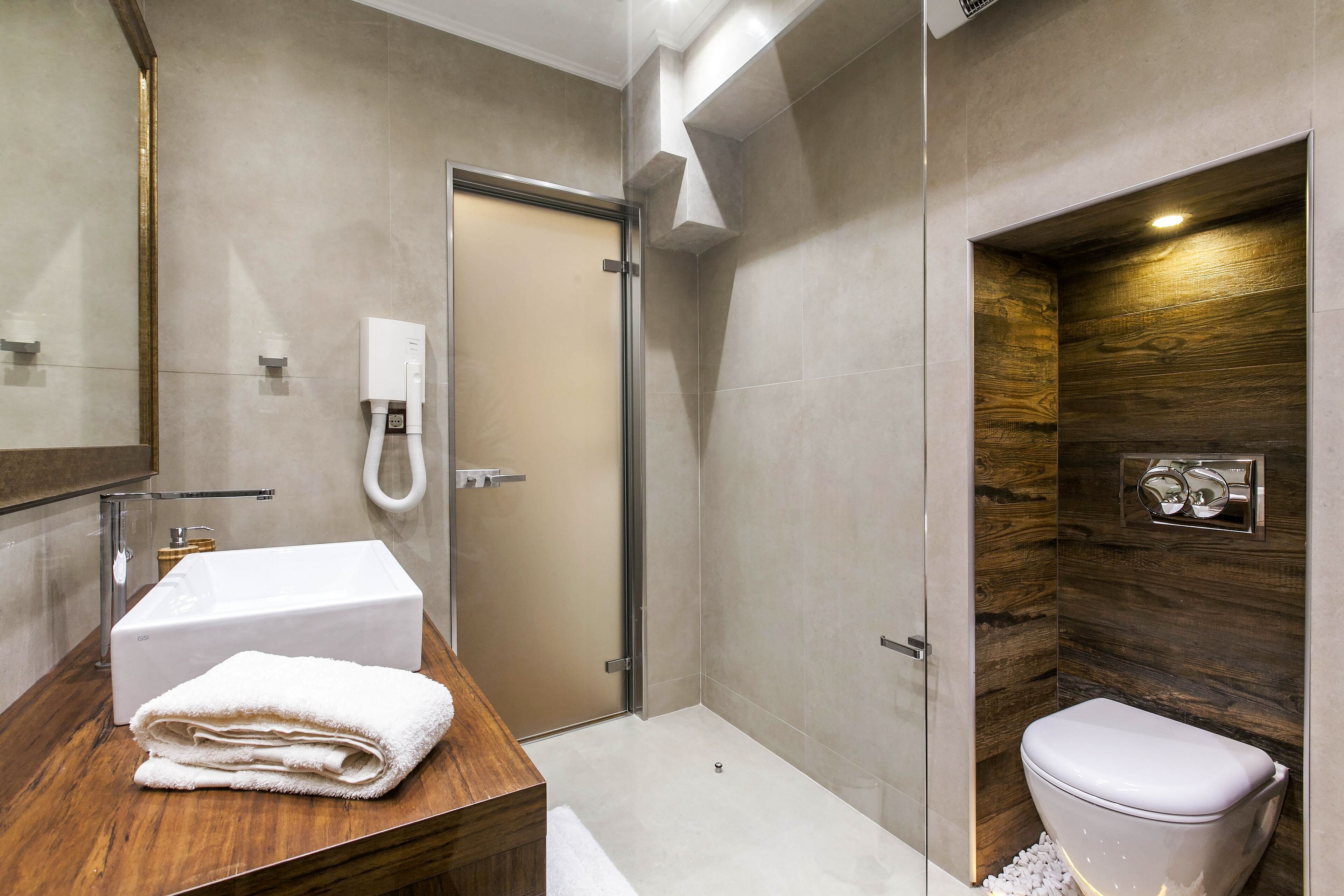 Beverly Suites In Plaka