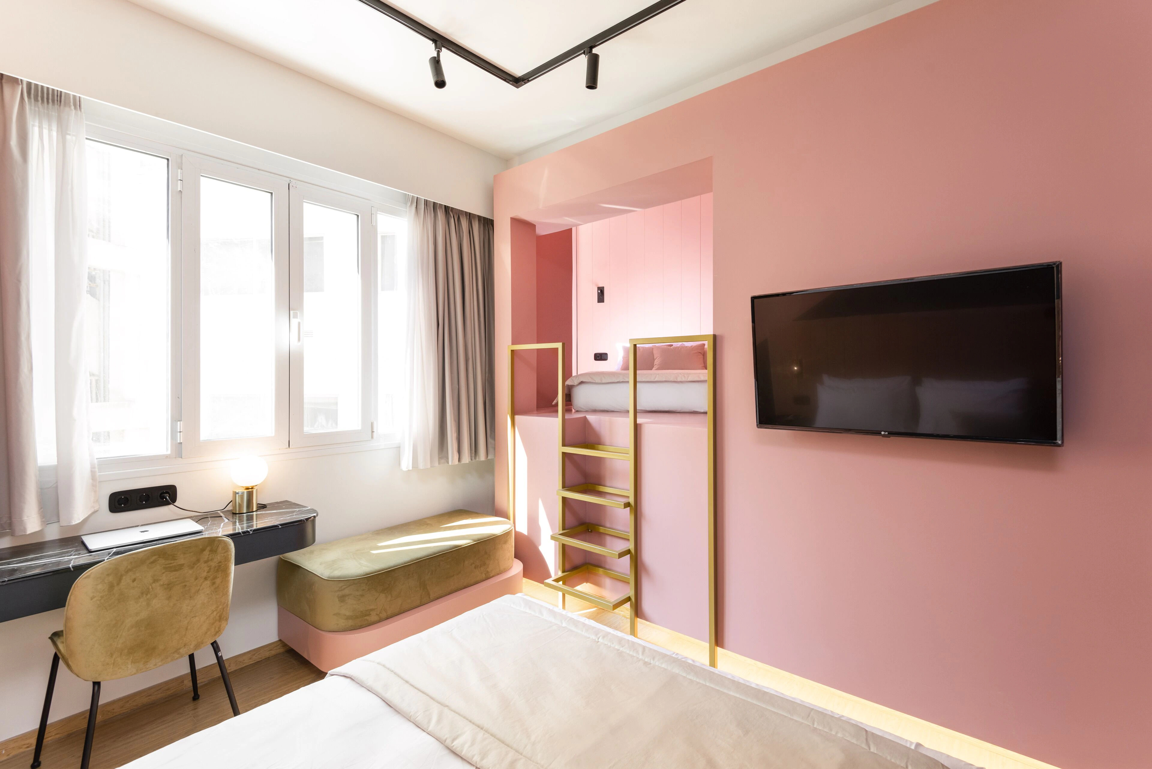 Colors Hotel