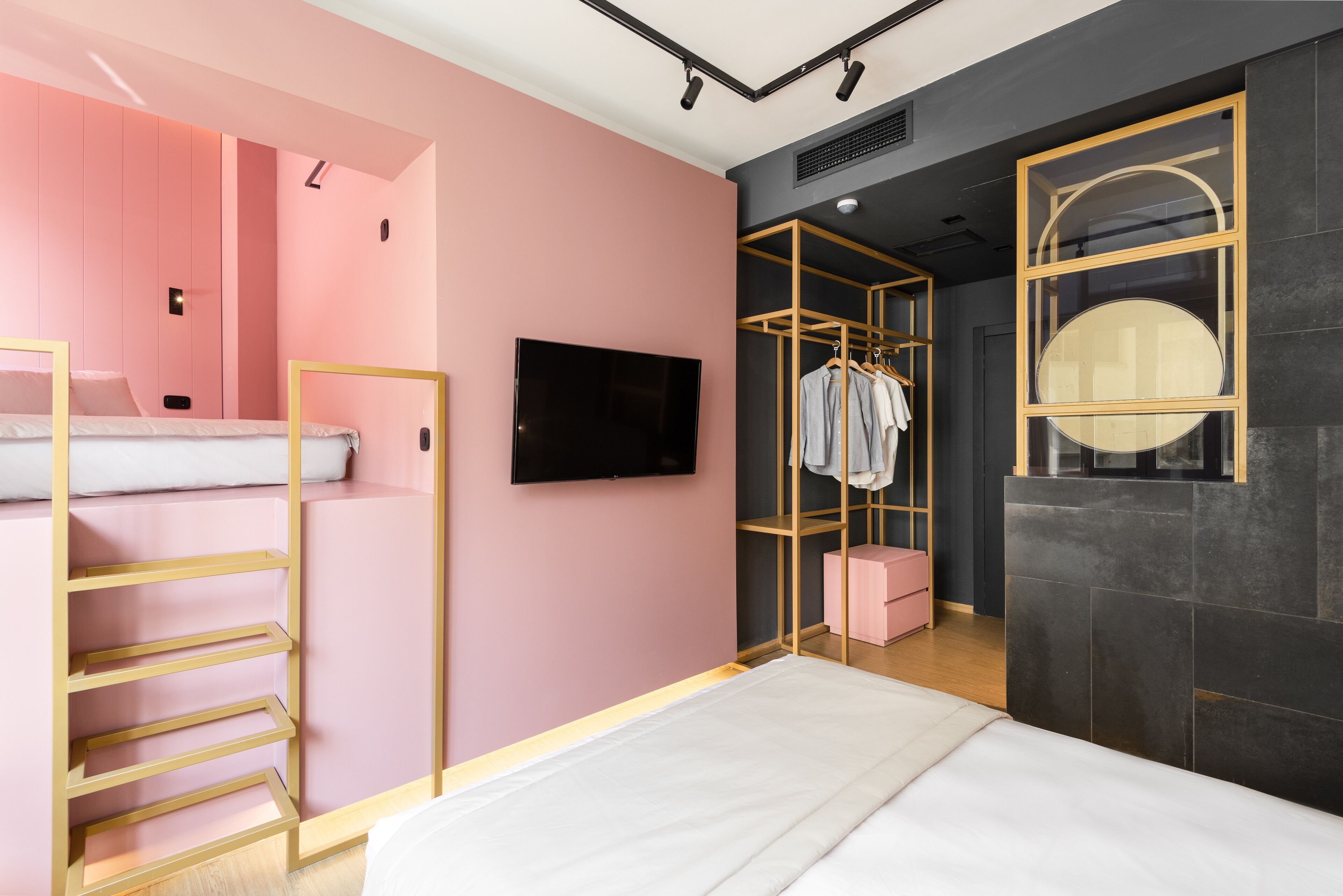 Colors Hotel