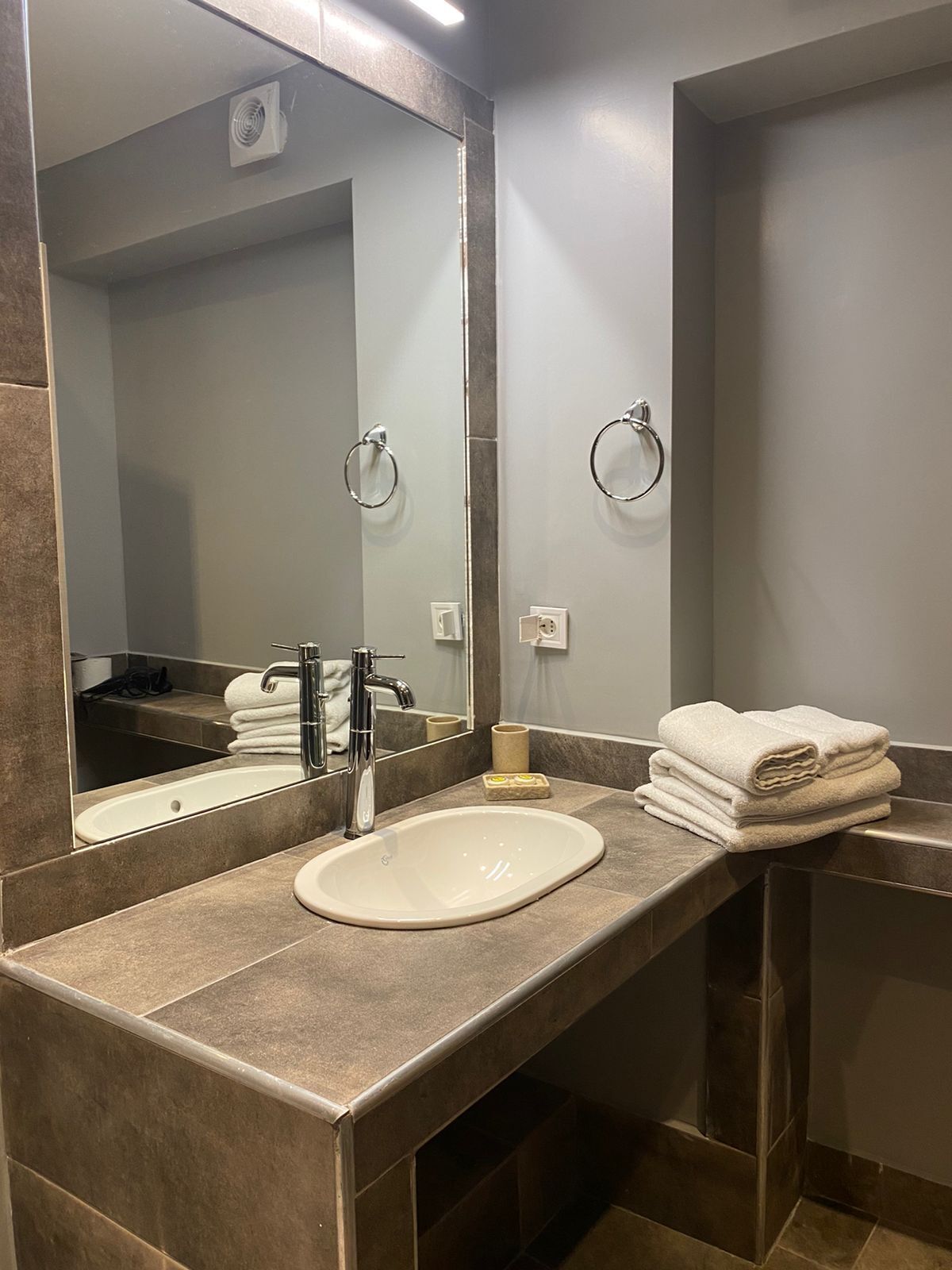 Connect Apartments