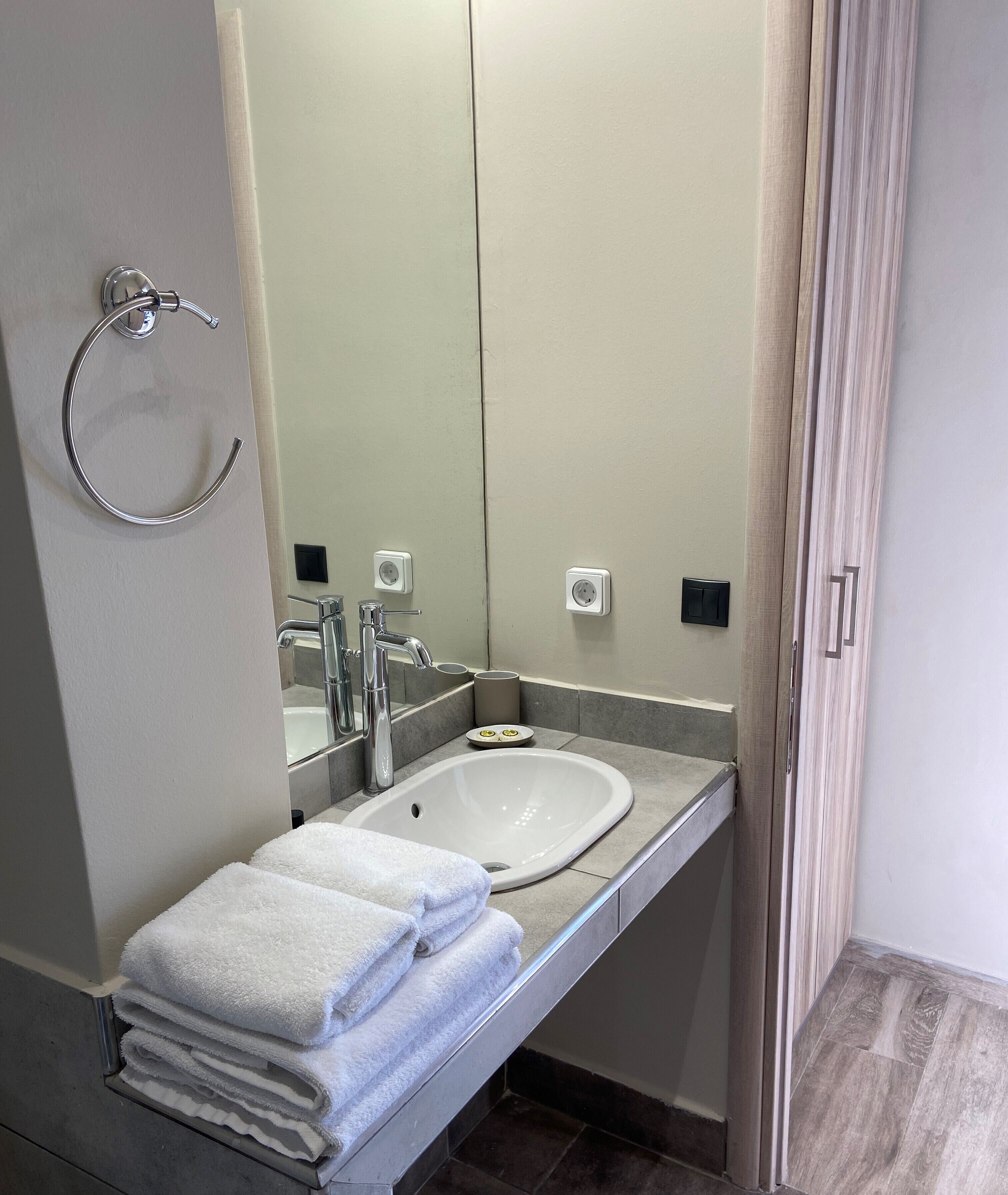 Connect Apartments