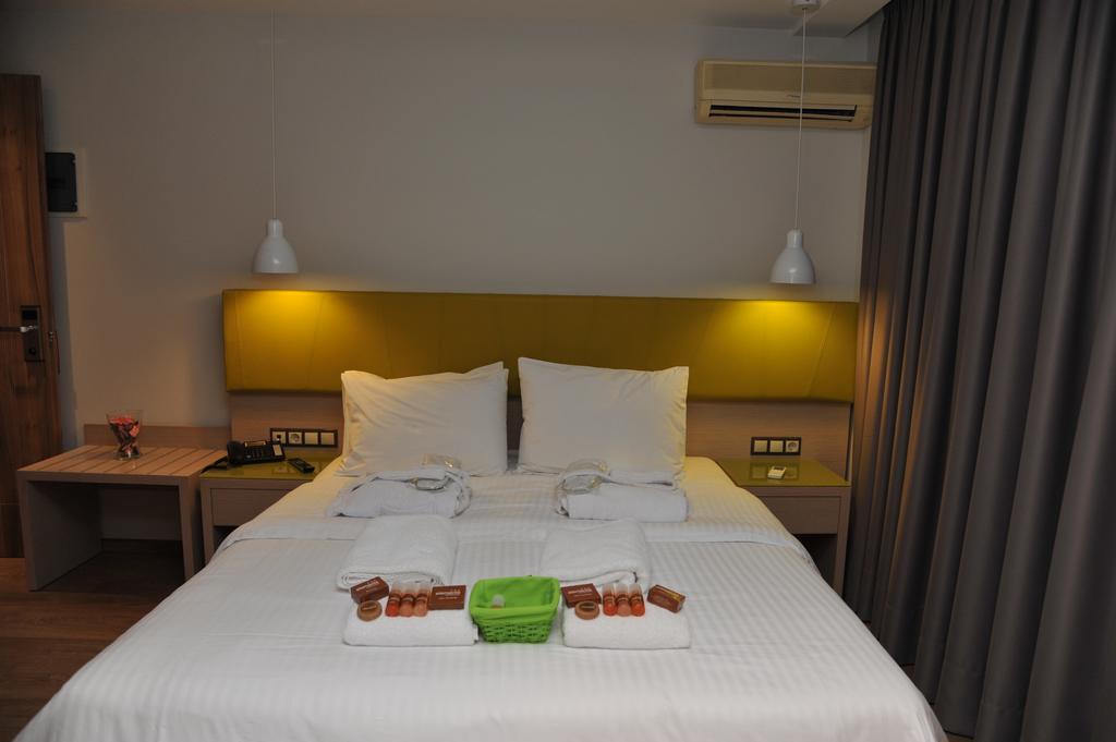 Mirivili Rooms & Suites Hotel