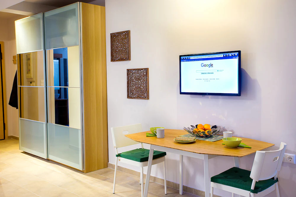 Emerald Suites & Studios