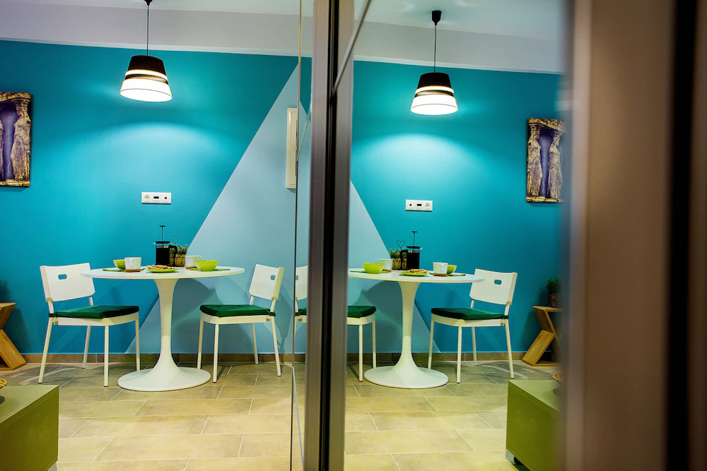 Emerald Suites & Studios