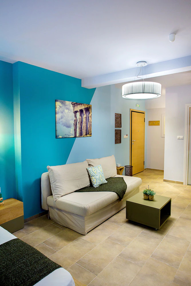 Emerald Suites & Studios