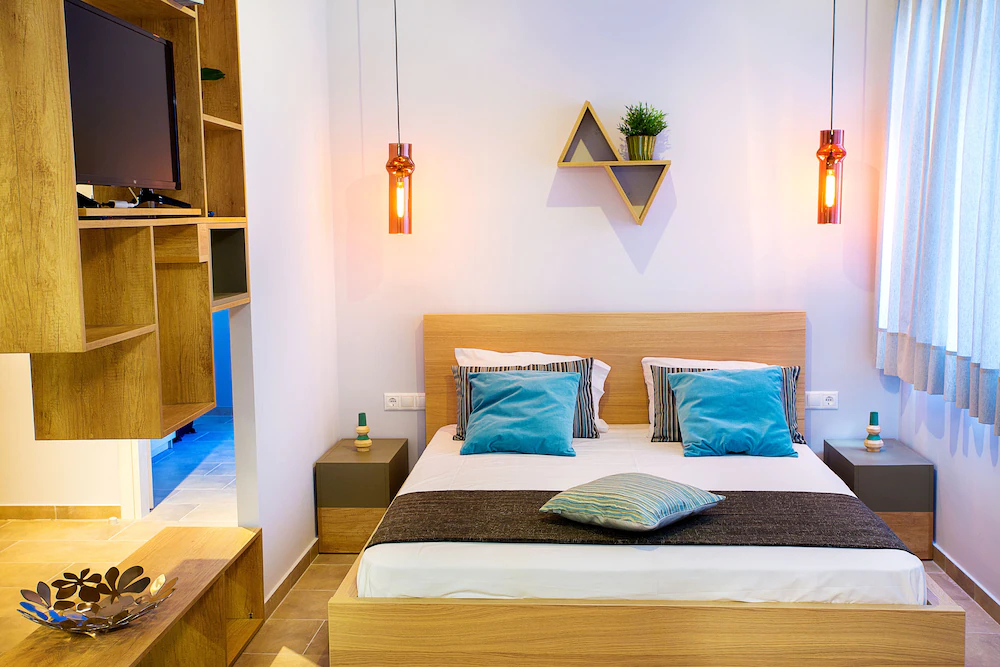 Emerald Suites & Studios