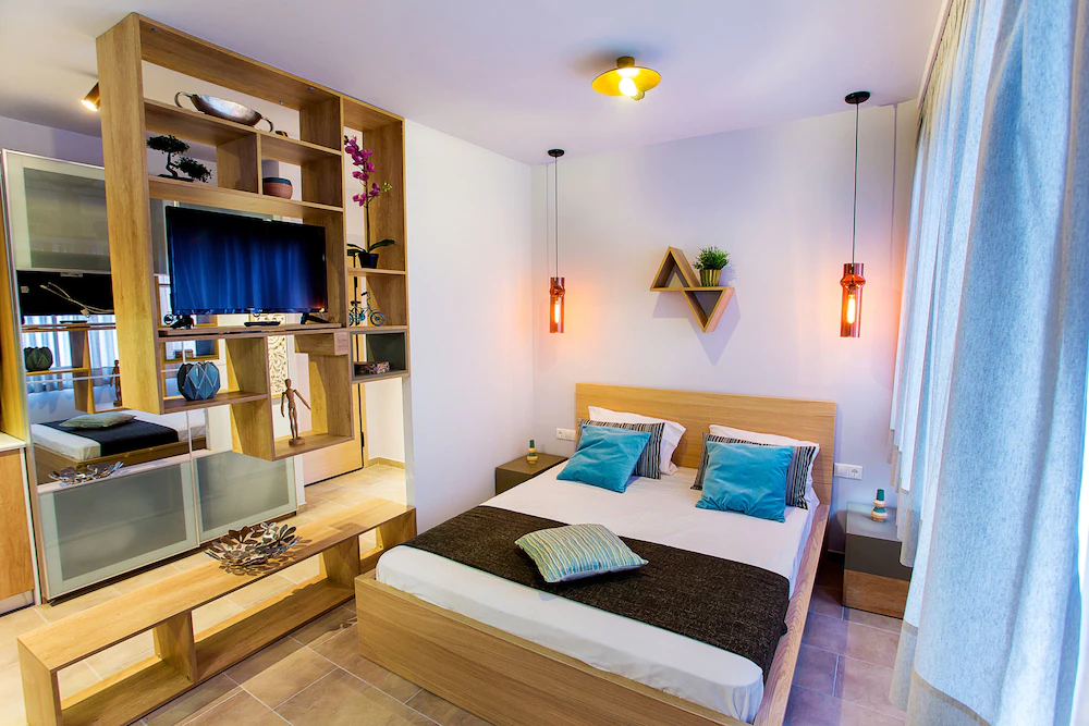 Emerald Suites & Studios