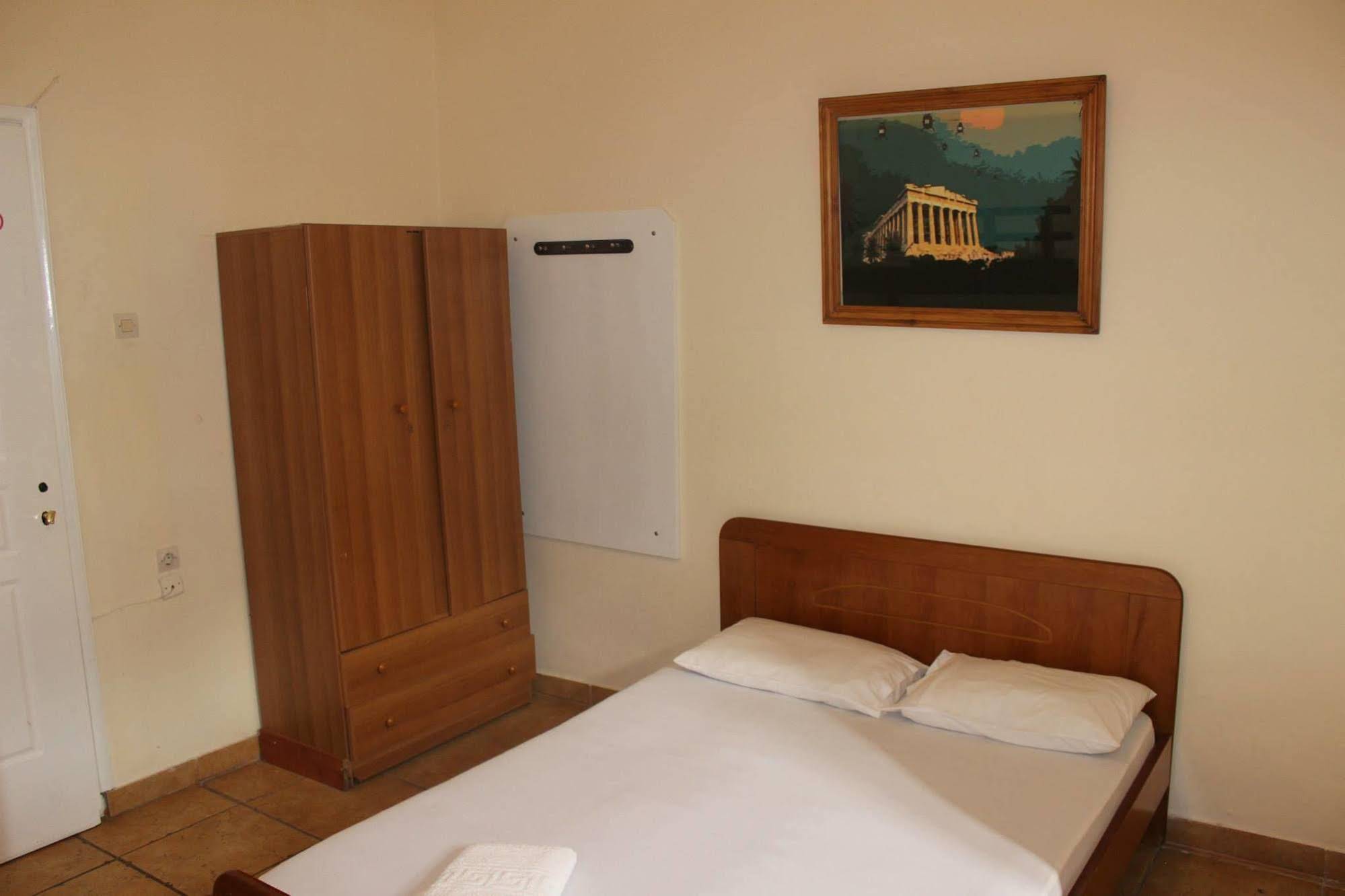 Fivos Hostel