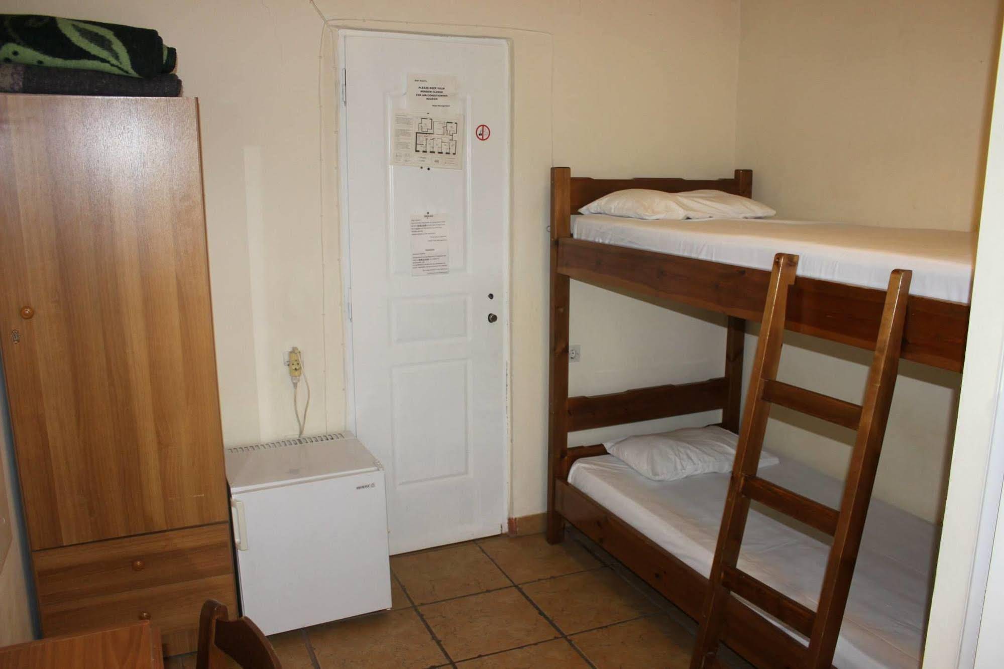 Fivos Hostel