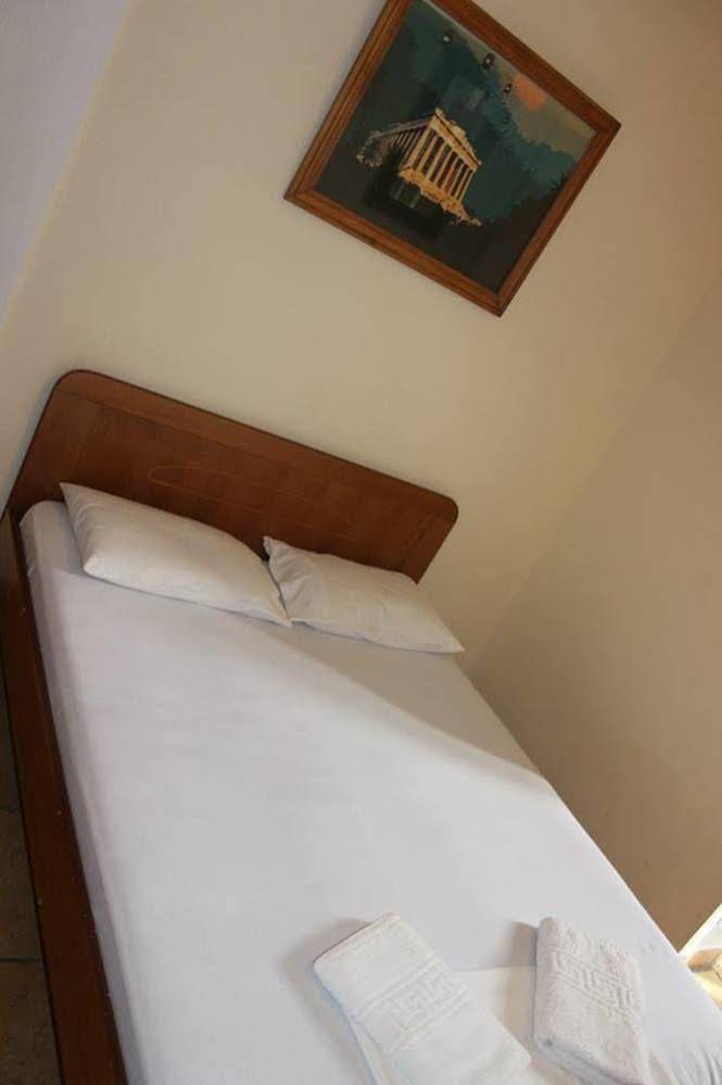 Fivos Hostel
