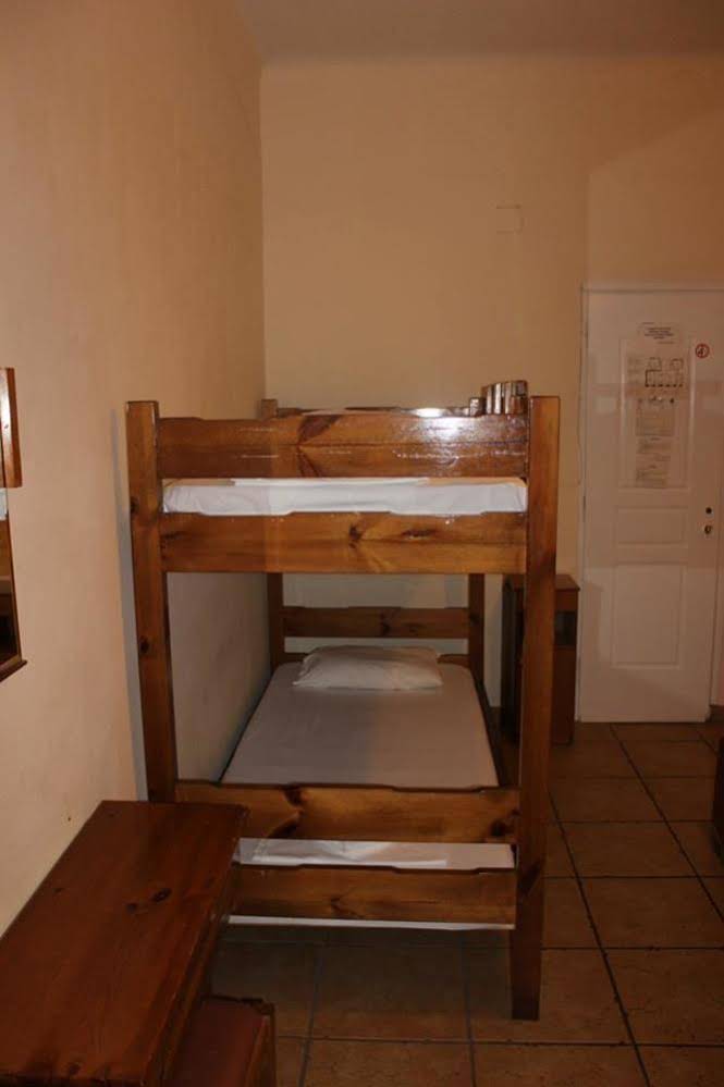 Fivos Hostel