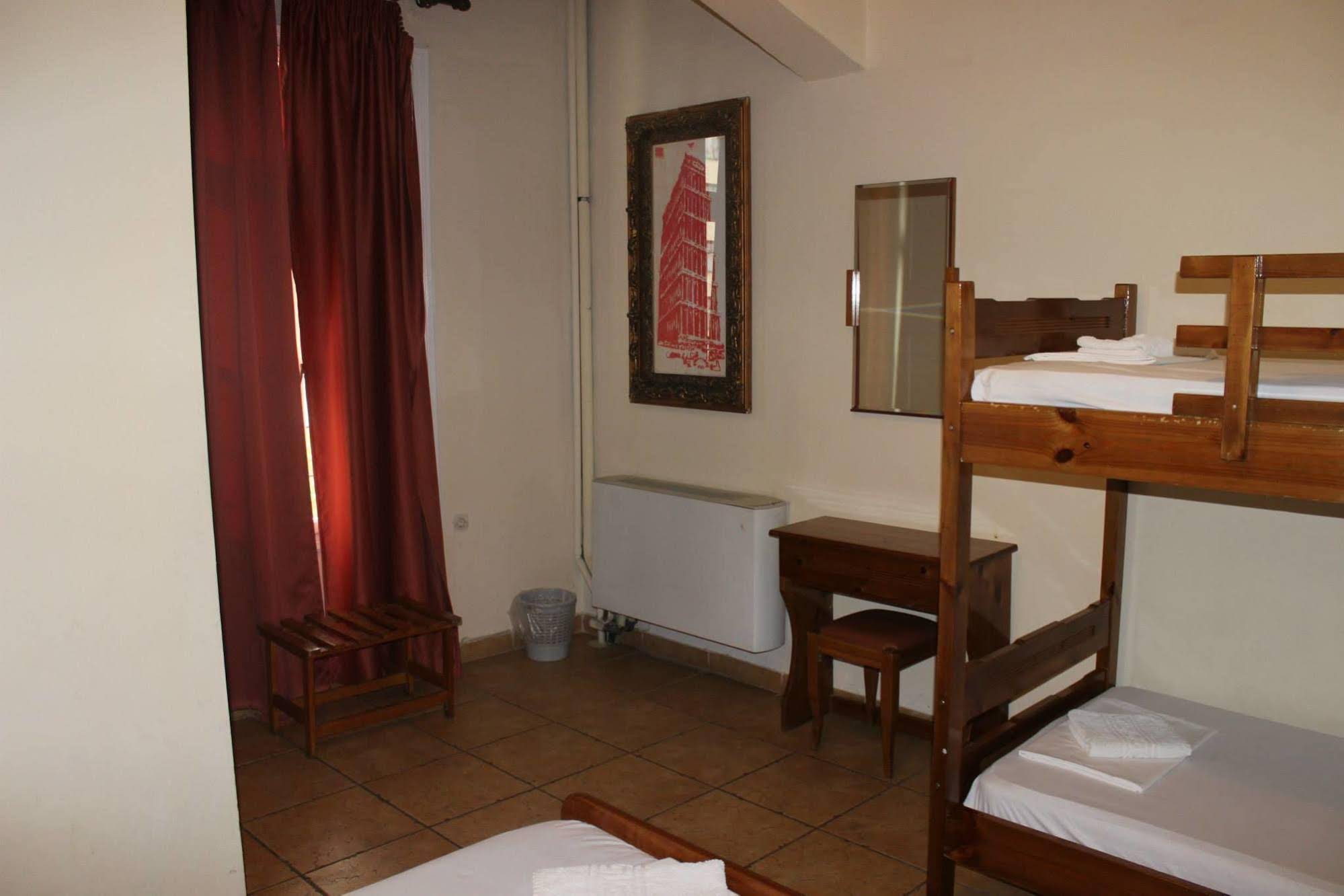 Fivos Hostel
