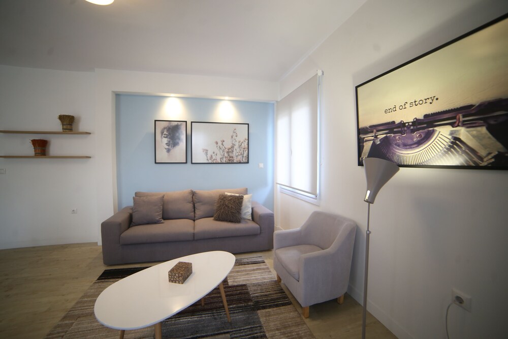 Formionos Morum City Hotel