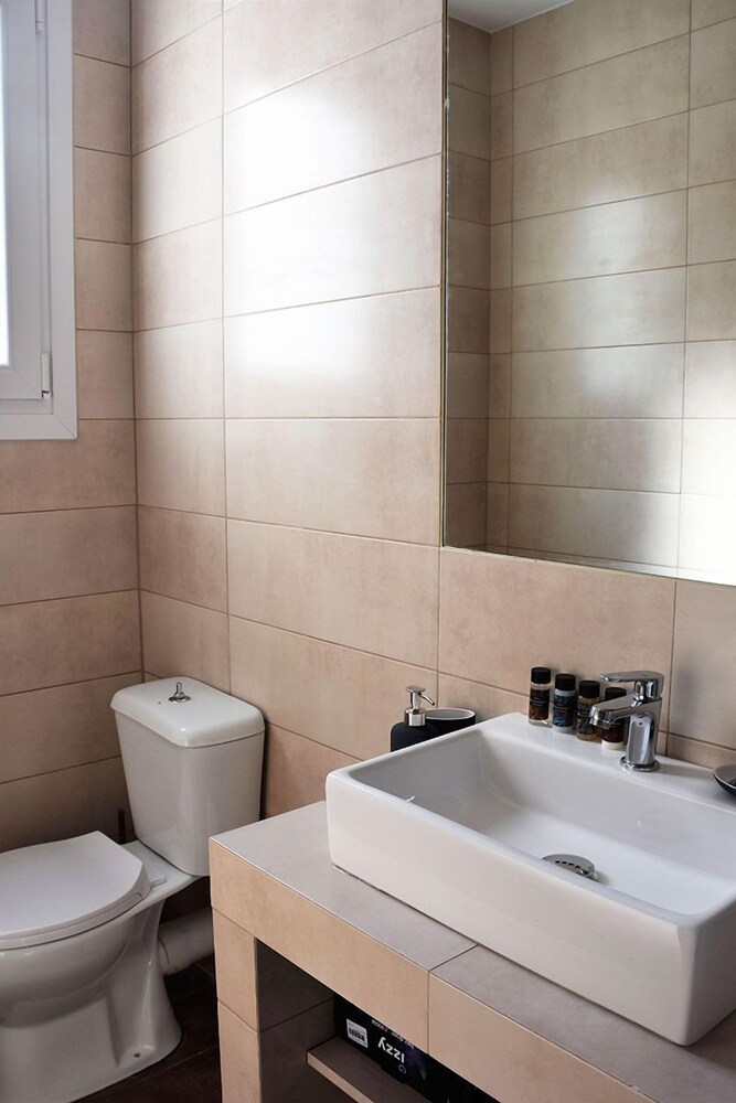 Formionos Morum City Hotel